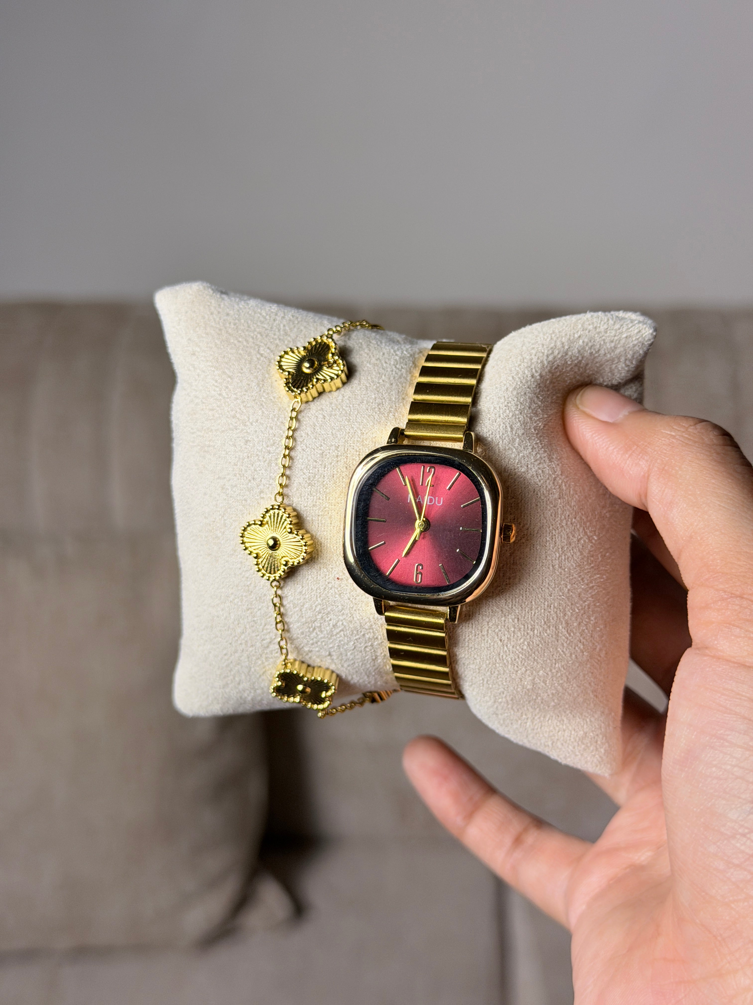 Naidu  red dial + Get 1 cartier belt watch (70% off)