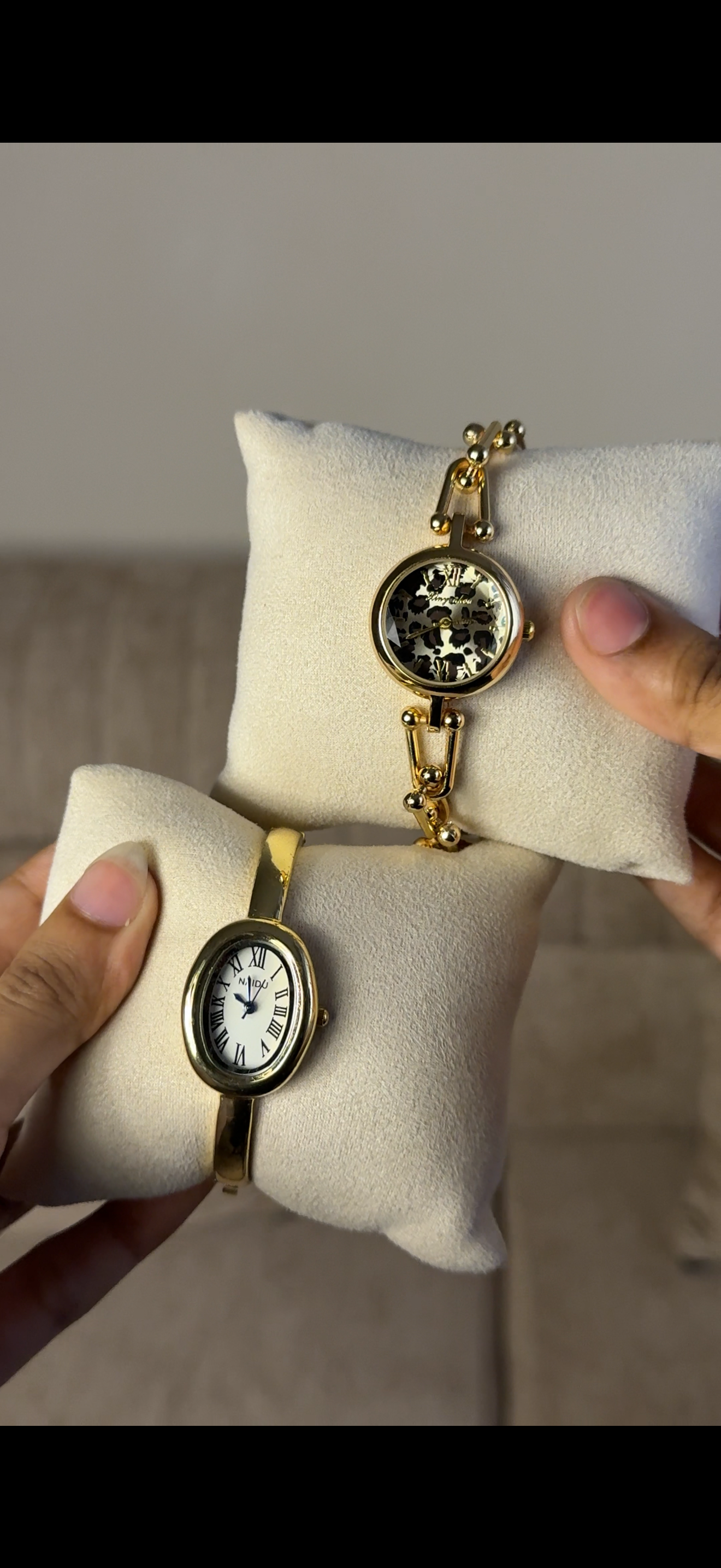 Naidu cuff Watch + Get 1 Cartier belt watch (70% off)