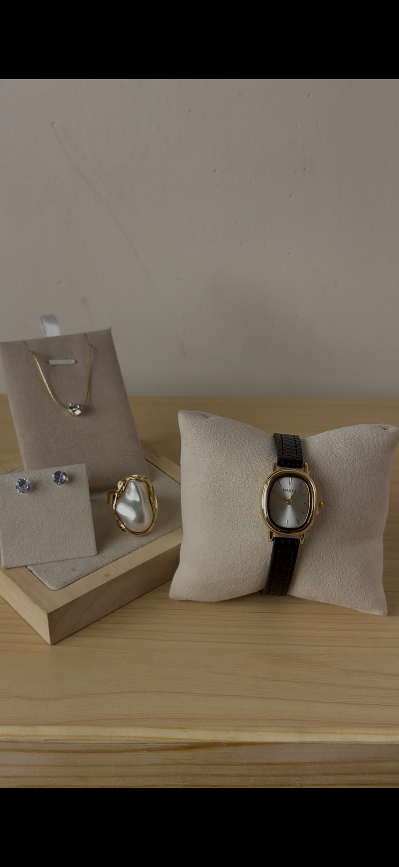 Watch + Necklace (Free) + Earing (Free) + Mystery Ring (Free)