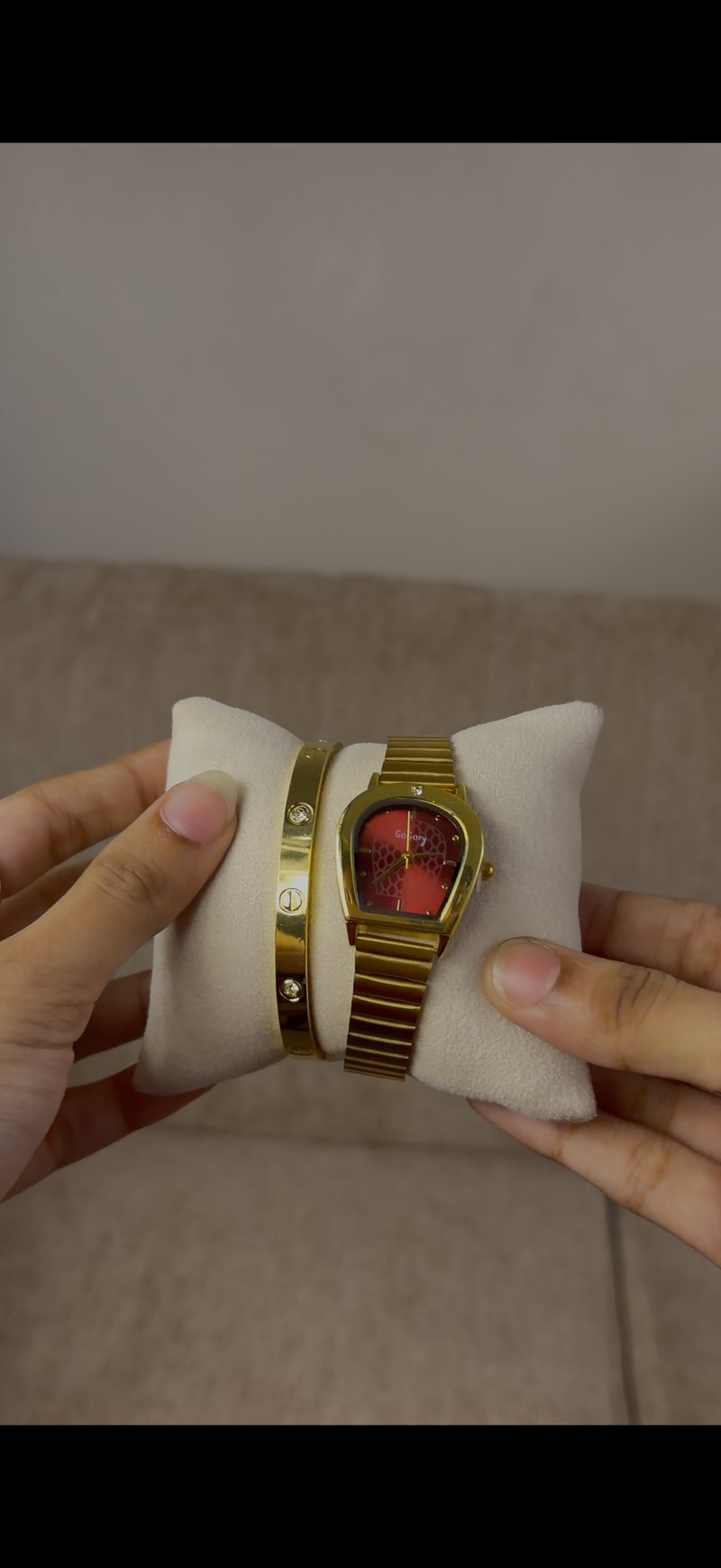 Gogoey red loaf watch + catiere love bracelet free