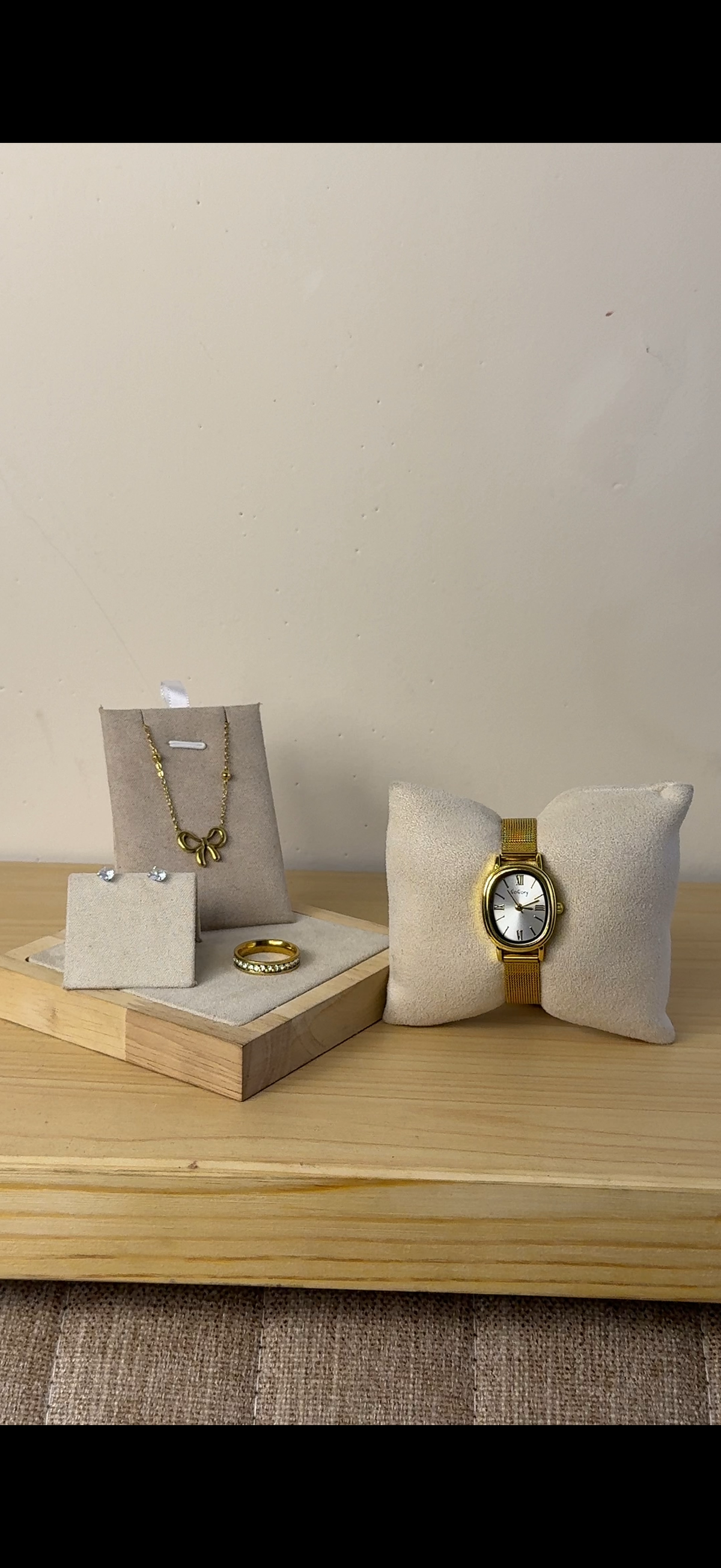 Mash golden Watch + Necklace (Free) + Earing (Free) + Mystery Ring (Free)
