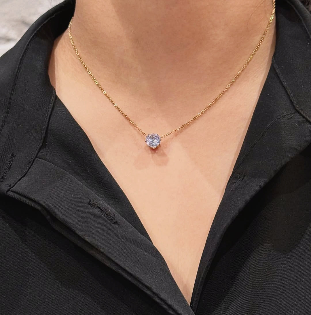 Single stone charm
