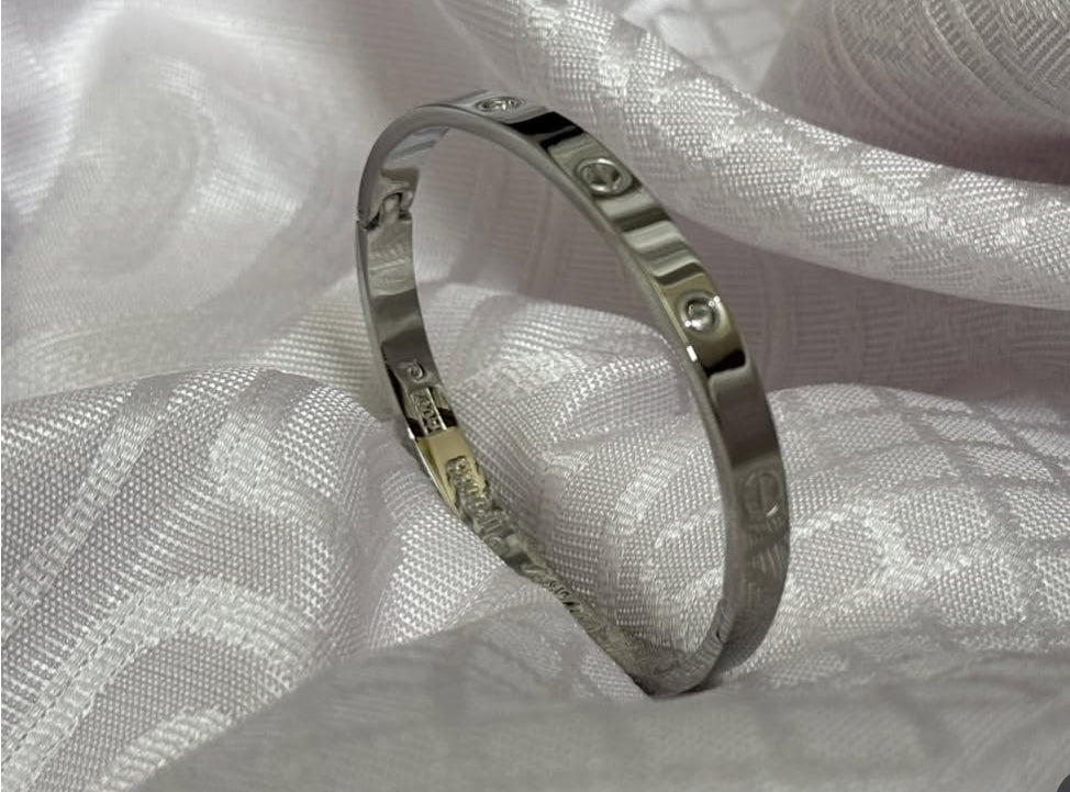 Cartier love