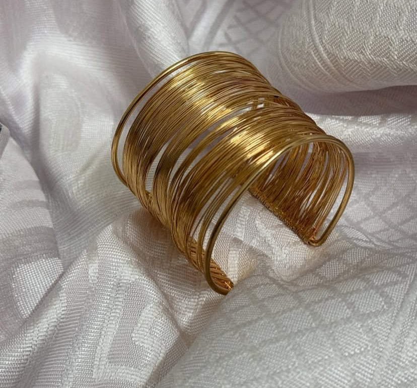 Bnagle style Cuff