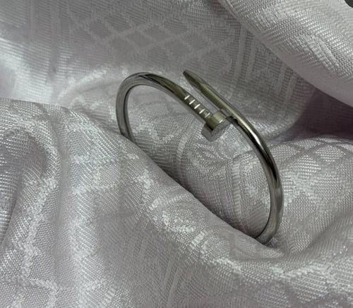 Cartier nail