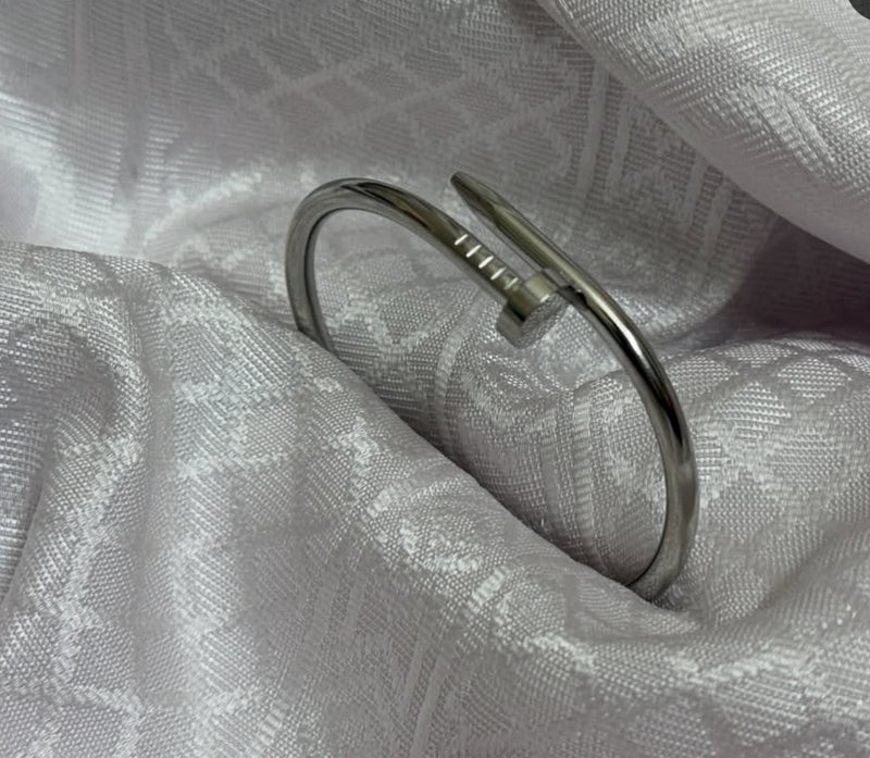 Cartier nail