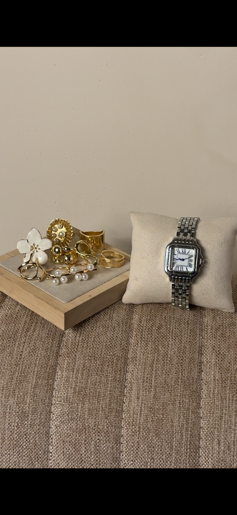 Cartier quartz silver +৫টি Petal & Pearl Ring set free পান