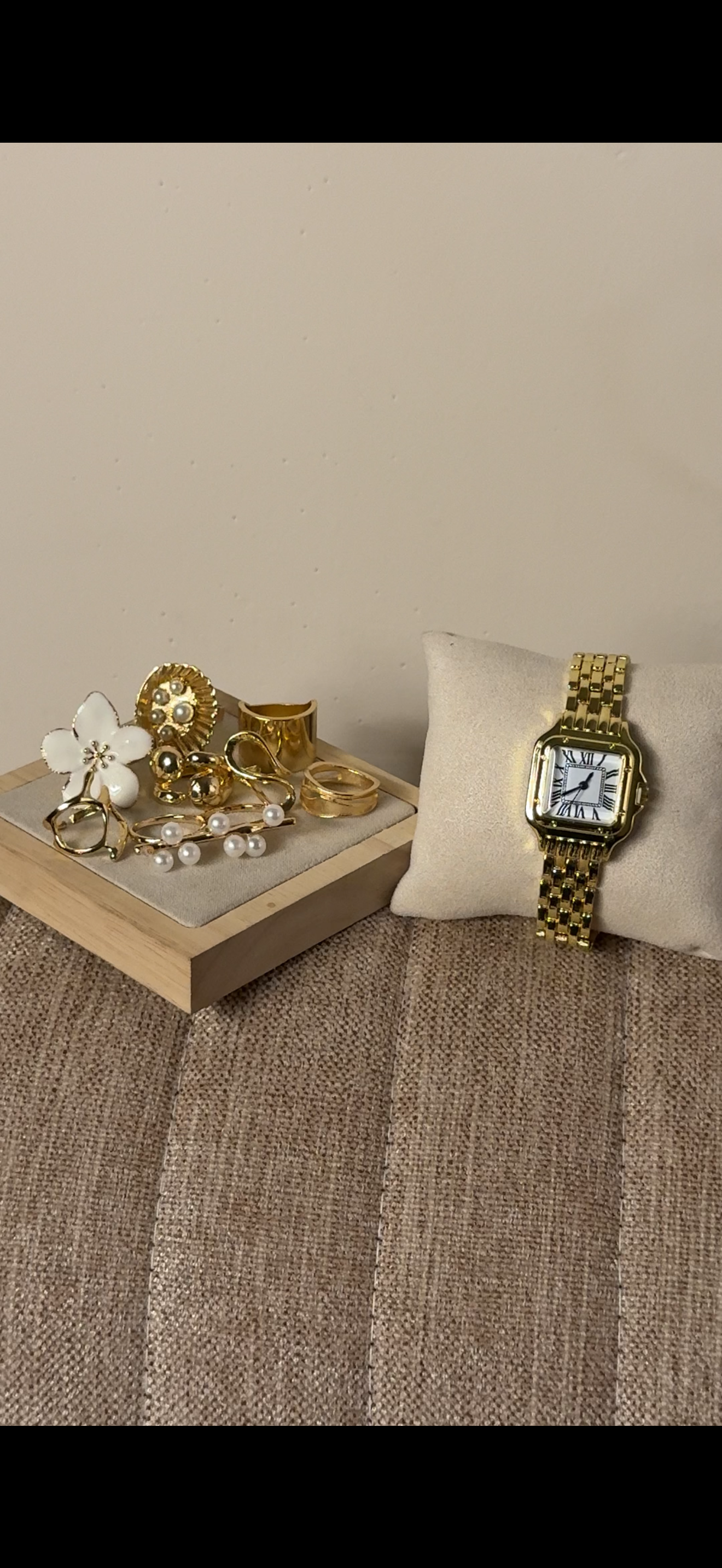 Quartz golden watch  +   ৫টি Petal & Pearl Ring set free পান