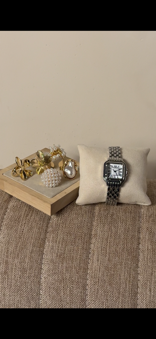 Cartier quartz silver +৫টি Petal & Pearl Ring set free পান