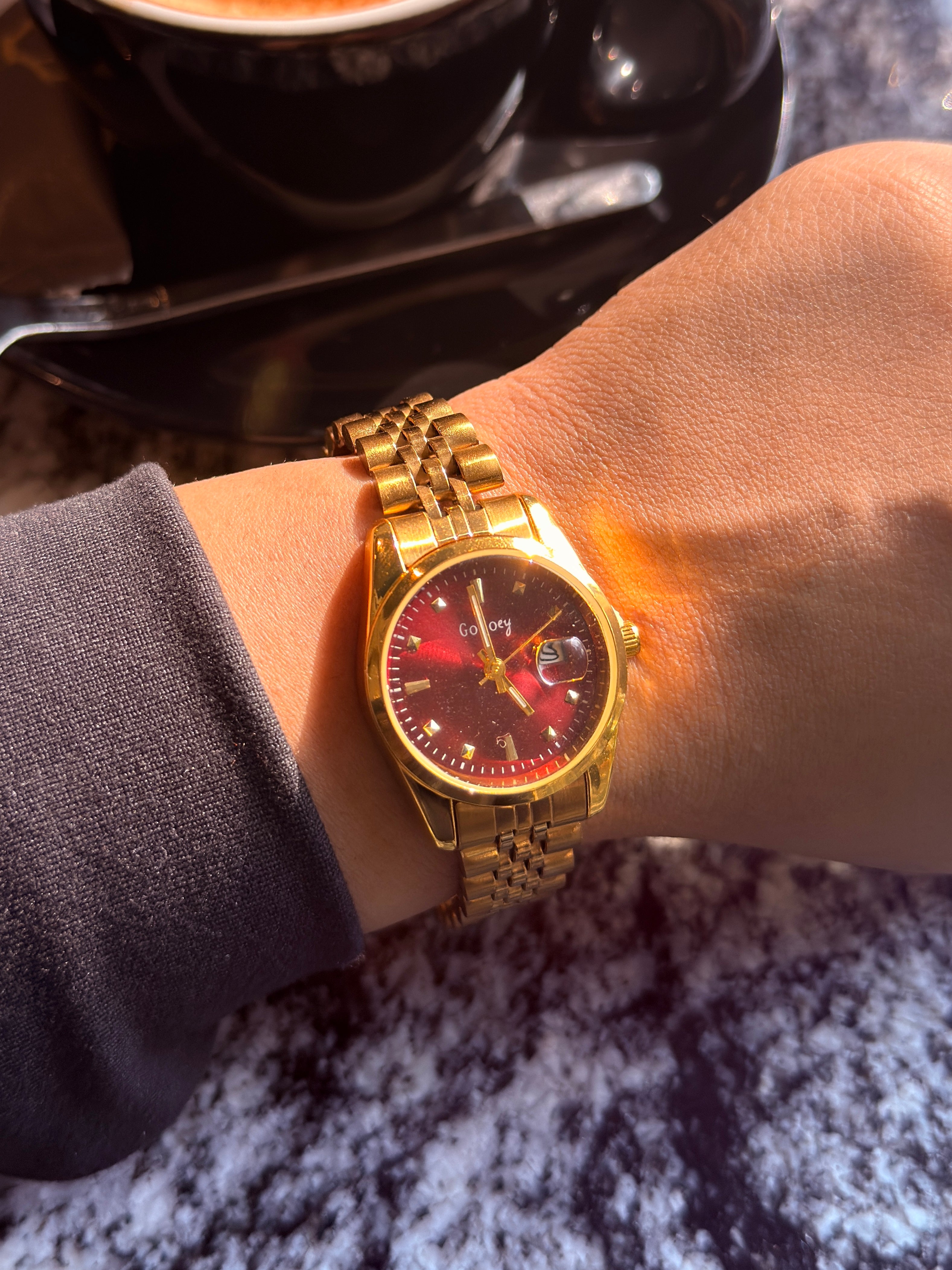 Gogey Queno Maroon + Clover Bracelet (Free)+ Mystery Ring(Free)