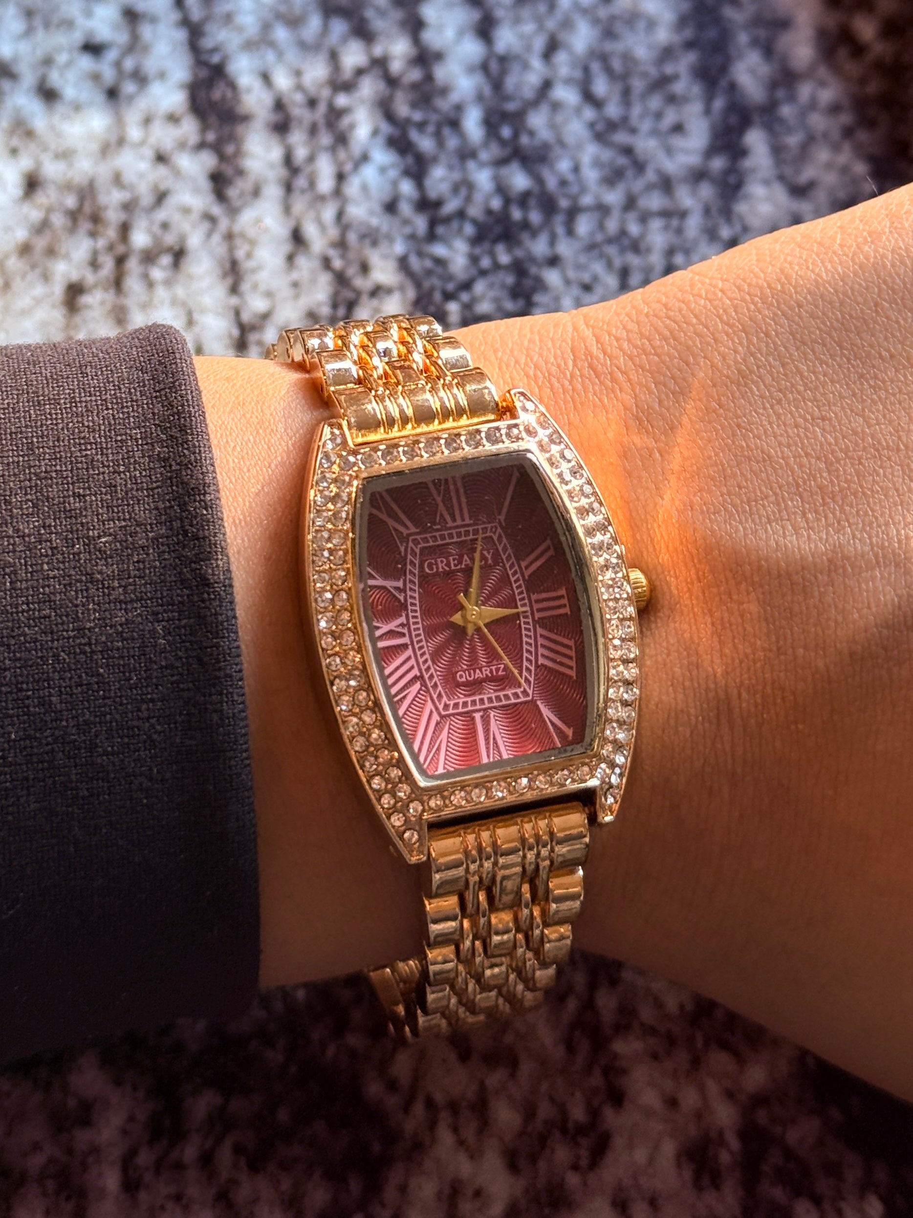 Grealy Maroon + Clover Bracelet (Free)+ Mystery Ring(Free)