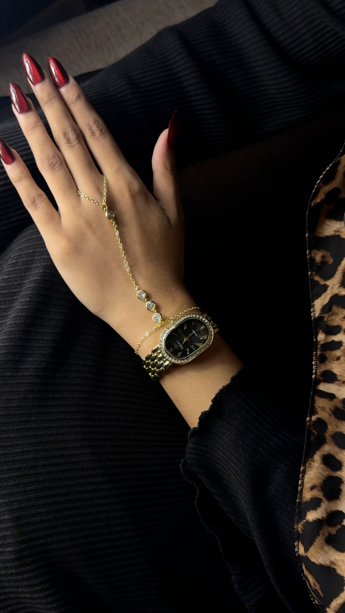 Grealy Gold Black DIal + Solitaire Stone Handchain Combo