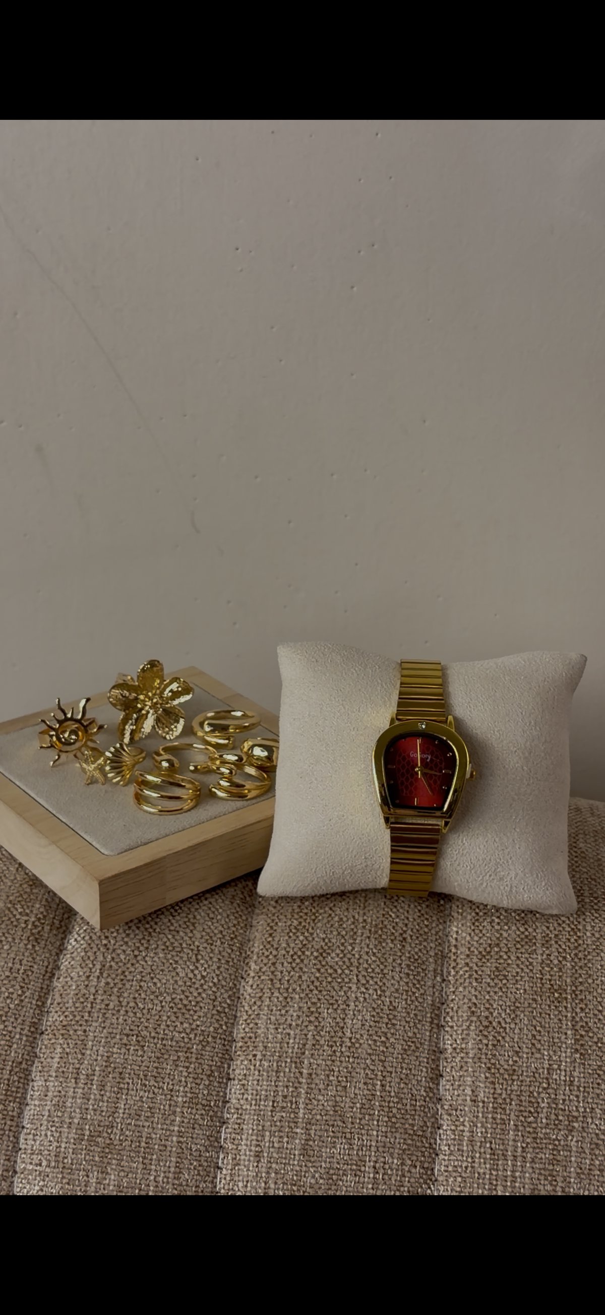 Gogey red loaf Watch + ring set free