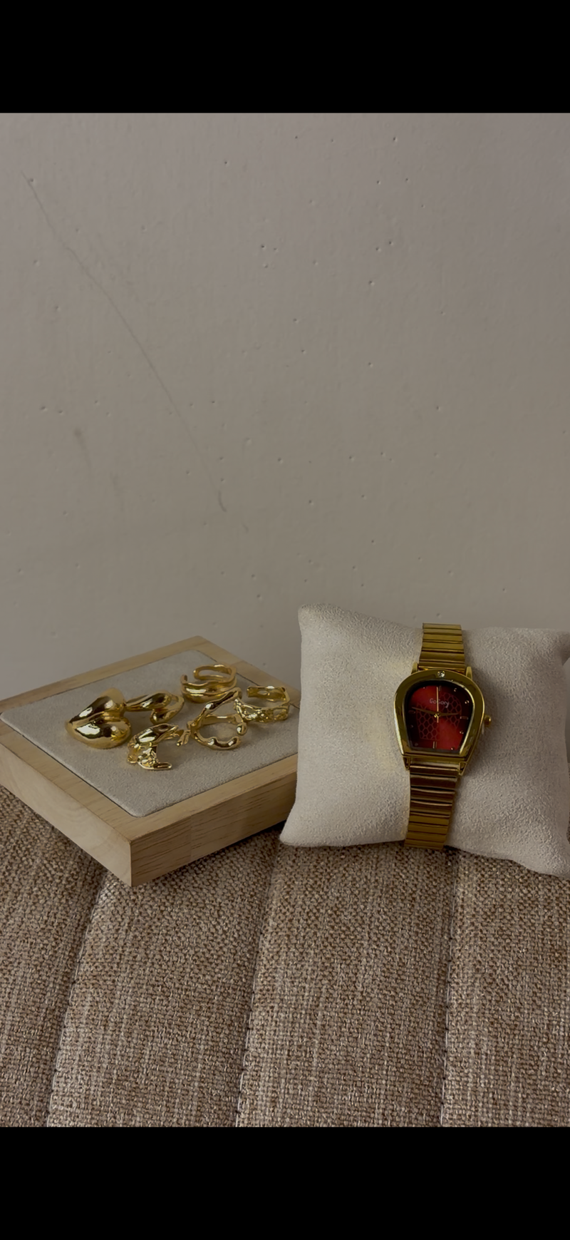 Gogey red loaf Watch + ring set free