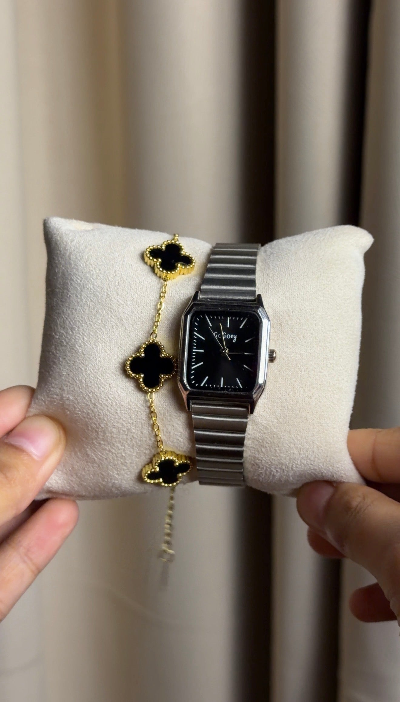 Gogoey black + Clover Bracelet (Free)+ Mystery Ring (Free)