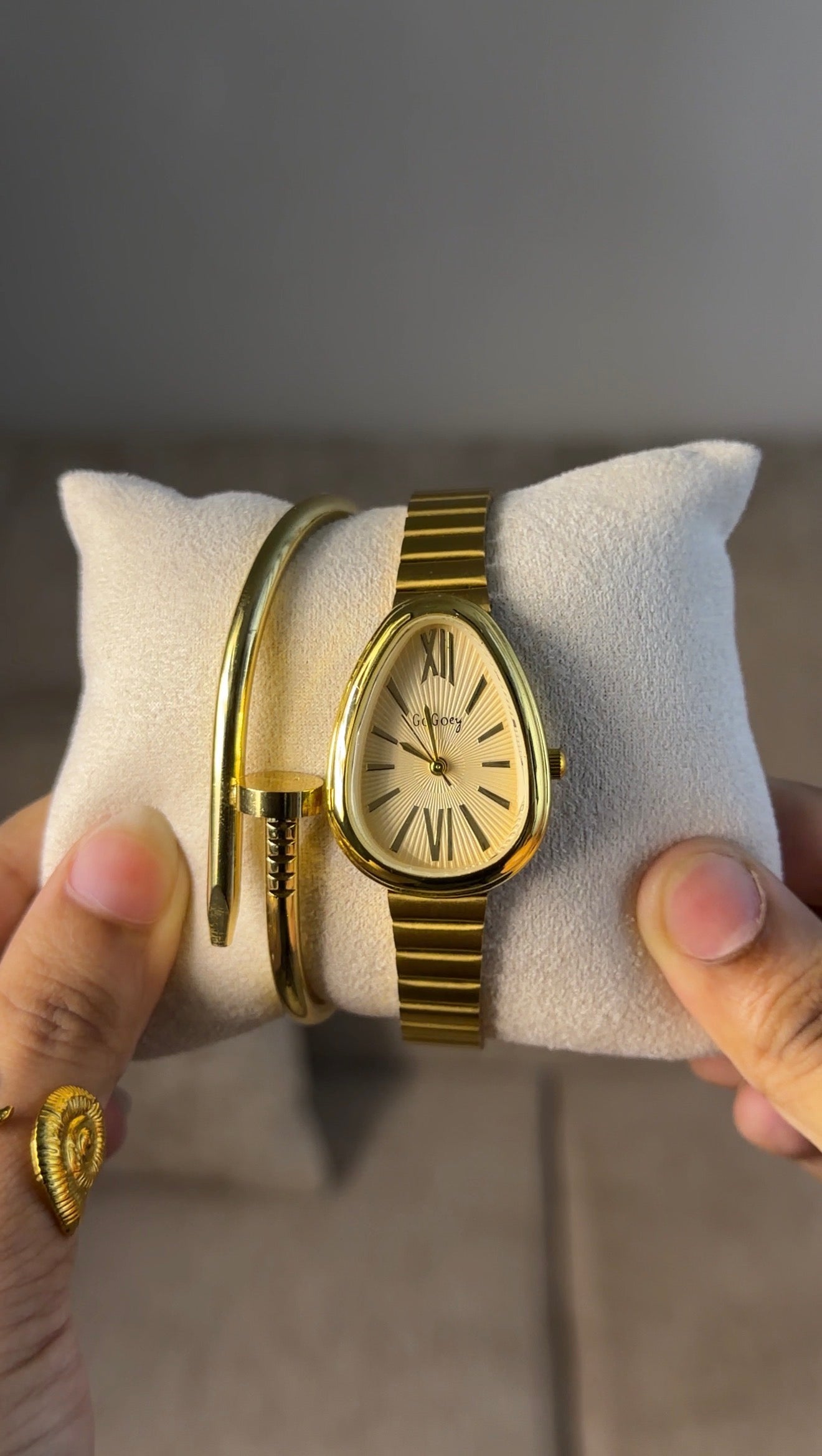 Golden snakehead + Clover Bracelet (Free)+ Mystery Ring (Free)