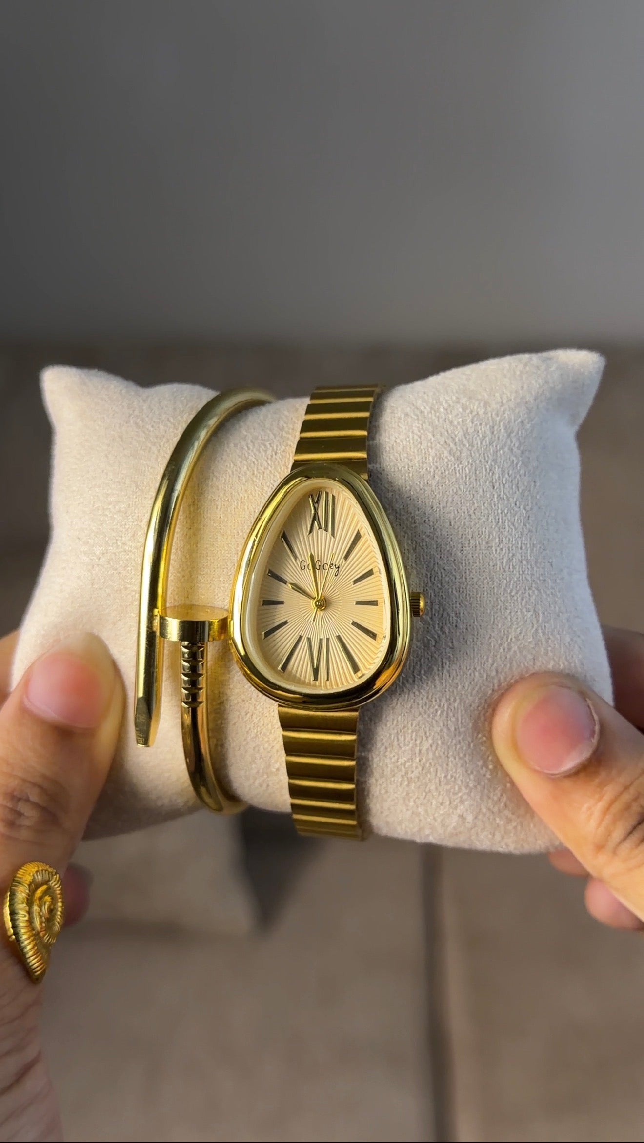 Golden snakehead + Clover Bracelet (Free)+ Mystery Ring (Free)