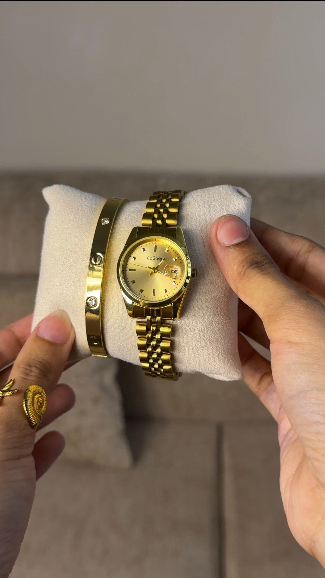 Gogey Queno Gold + Clover Bracelet (Free)+ Mystery Ring(Free)
