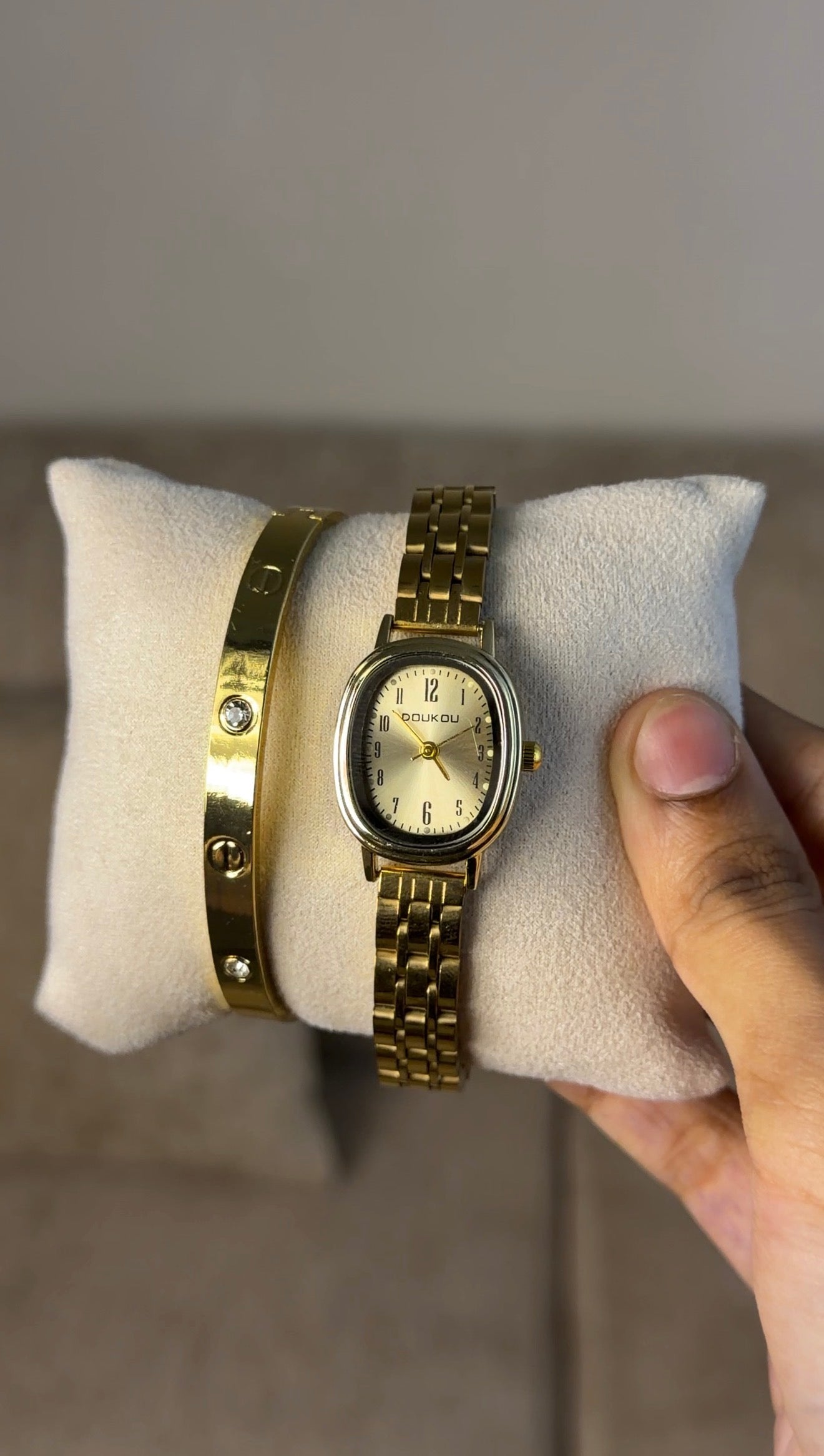 Doukou watch + Clover Bracelet (Free)+ Mystery Ring (Free)