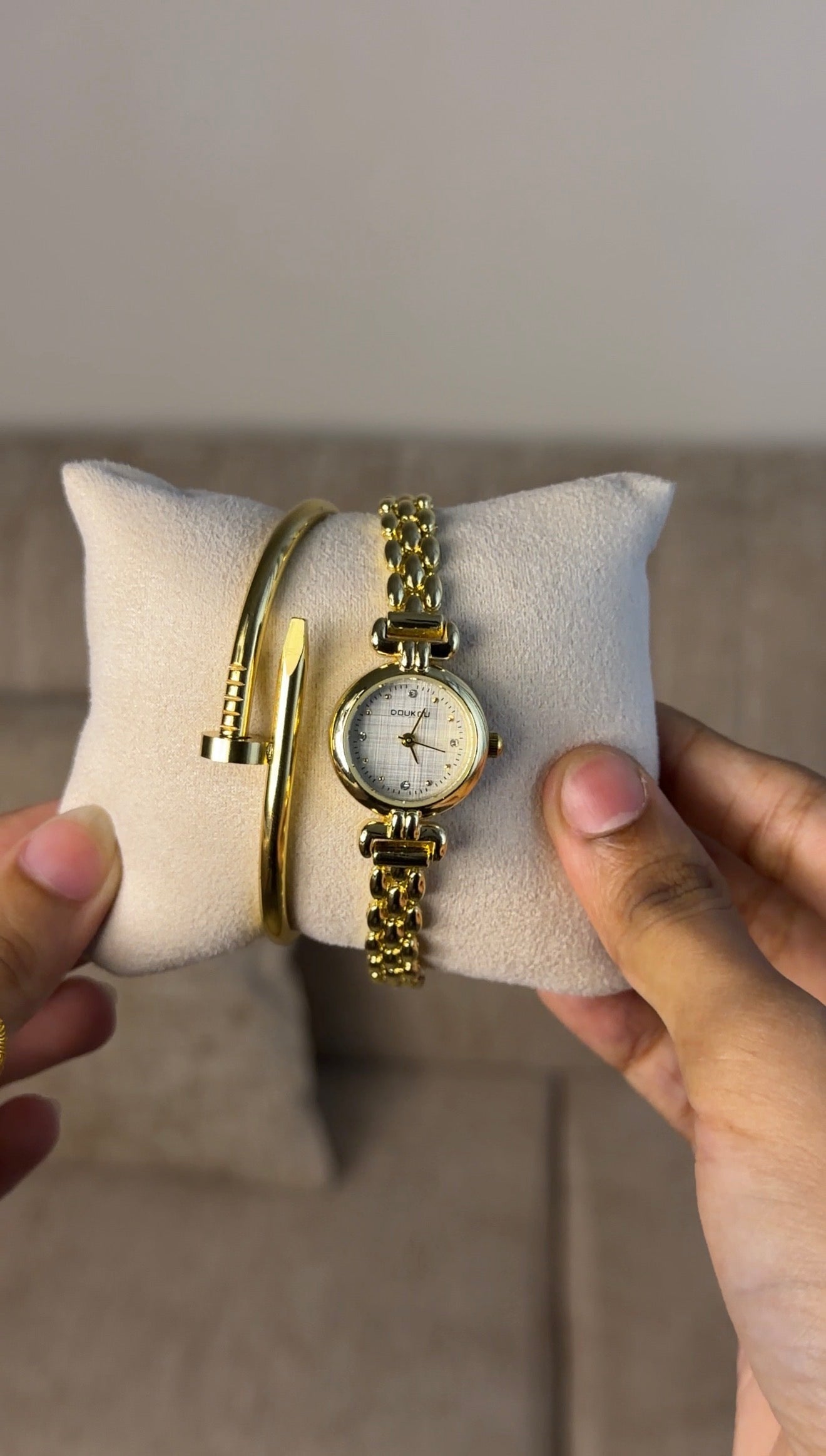 Doukou vintage + Clover Bracelet (Free)+ Mystery Ring (Free)