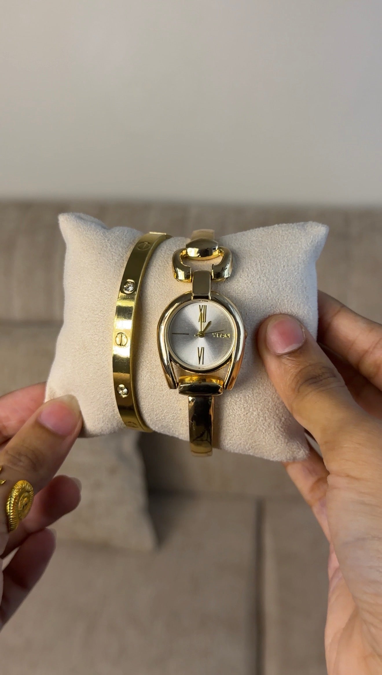 Vintage ✨ Golden + Clover Bracelet (Free)+ Mystery Ring(Free)