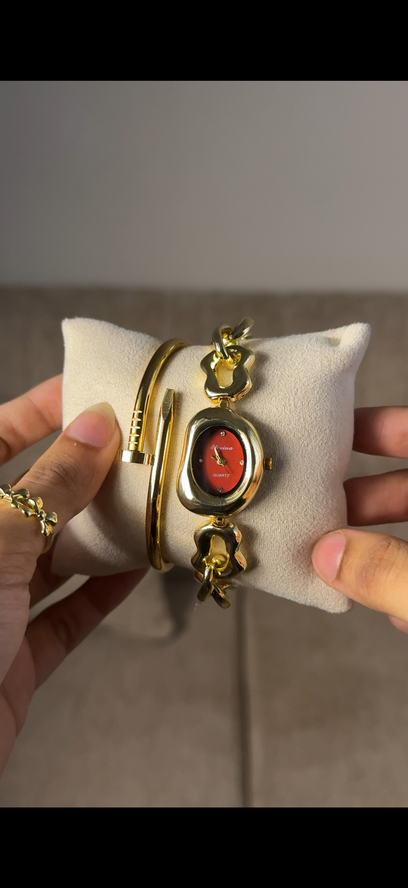 Eliyina Bean Maroon + Cartier Nail Bracelet (Free)