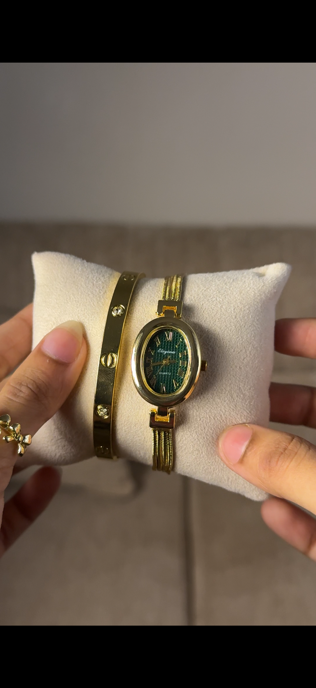 Eliyina Black Oval + Cartier Nail Bracelet ( Free)