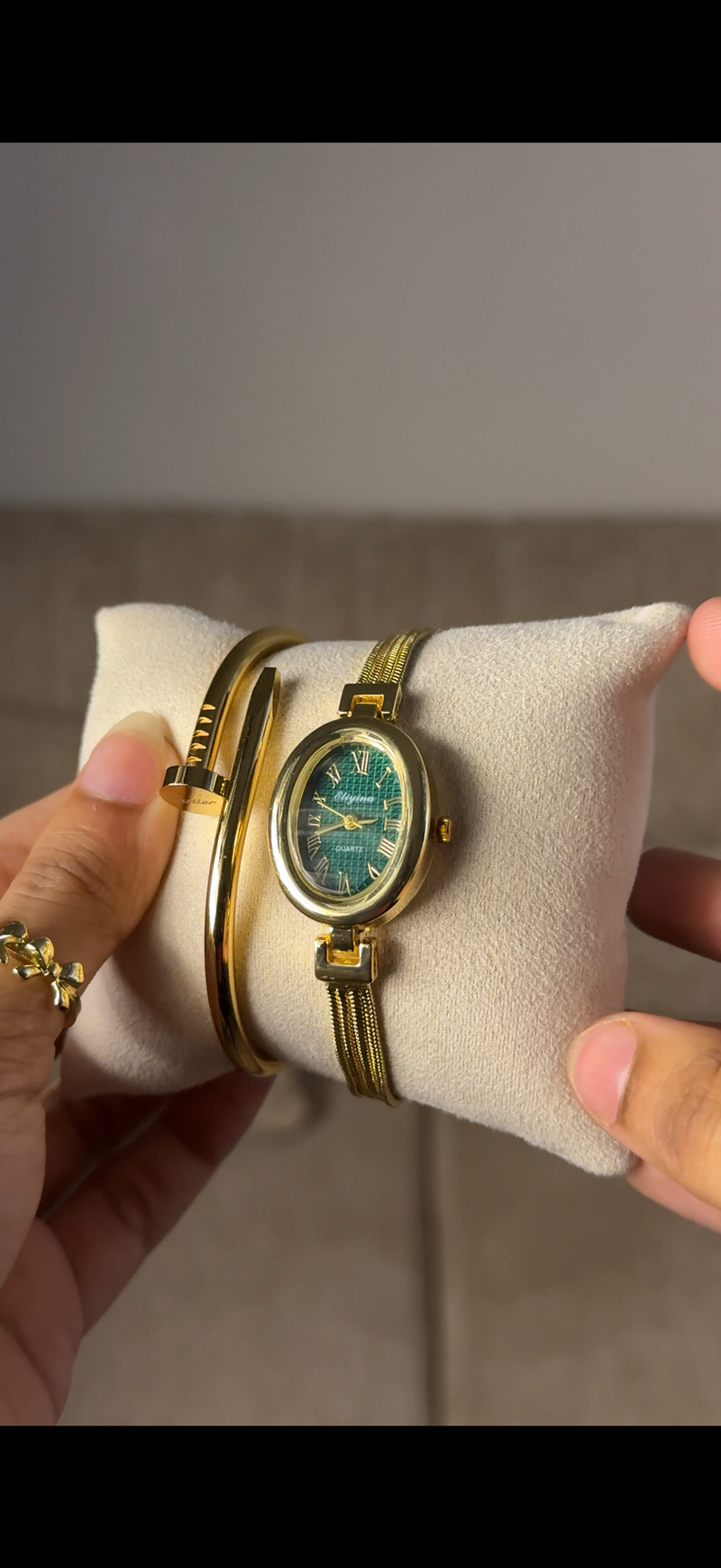 Eliyina Black Oval + Cartier Love Bracelet (Free)
