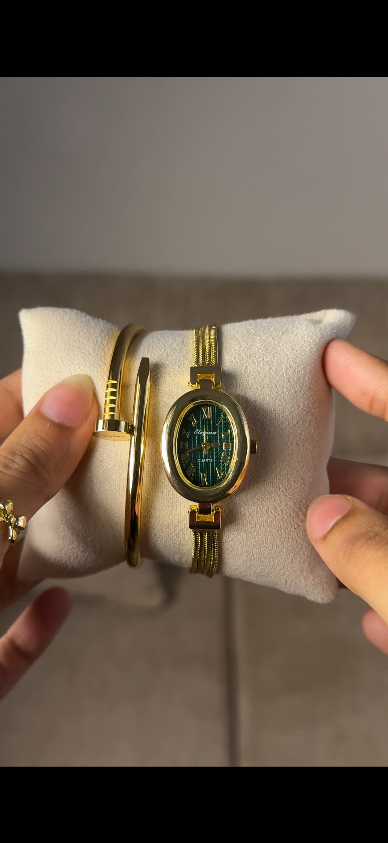 Eliyina Black Oval + Cartier Love Bracelet (Free)