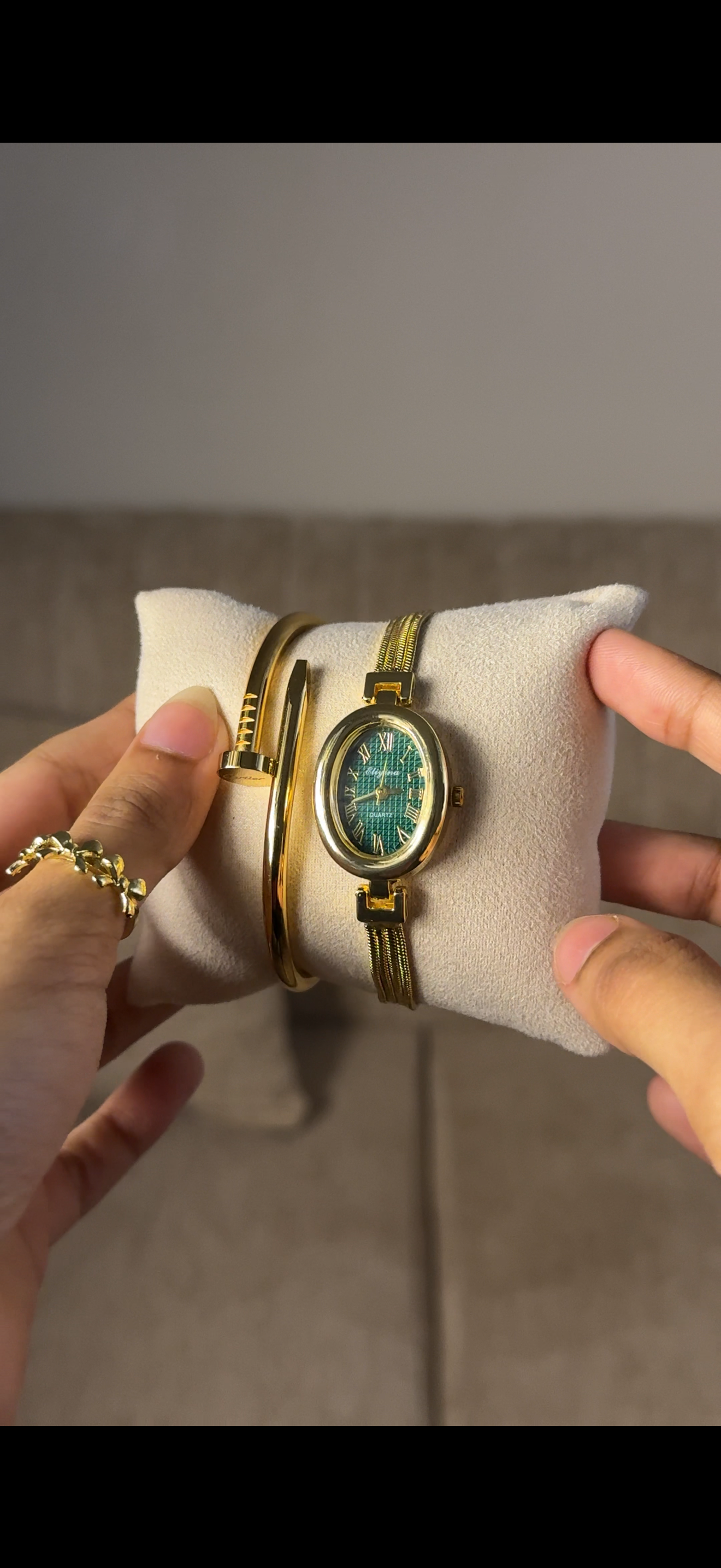 Eliyina Black Oval + Cartier Nail Bracelet ( Free)
