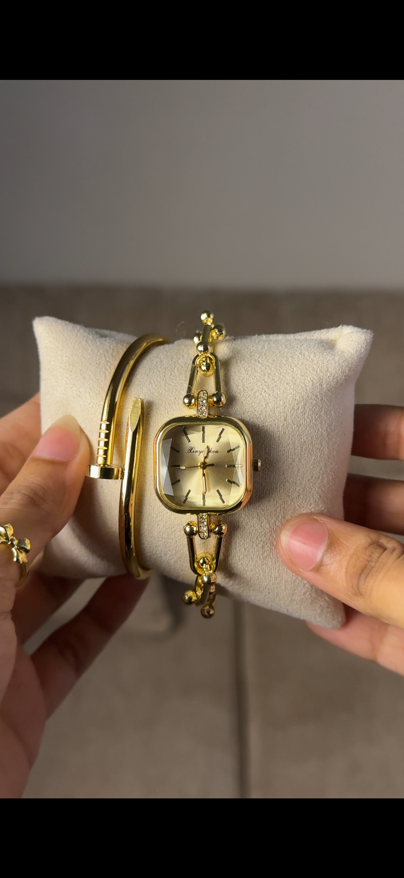 Eliyina Sqaure Full Dial Golden + Clover Bracelet (Free) + Mystery Ring (Free)