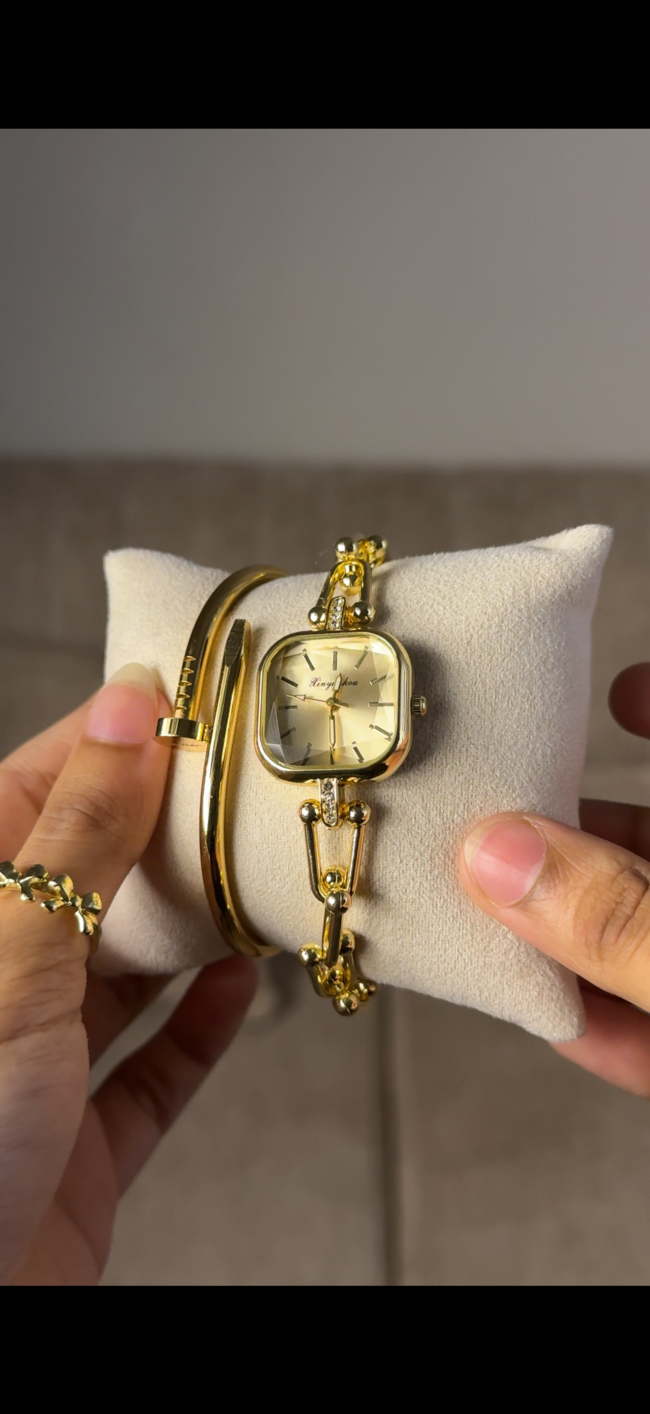Eliyina Sqaure Full Dial Golden + Clover Bracelet (Free) + Mystery Ring (Free)