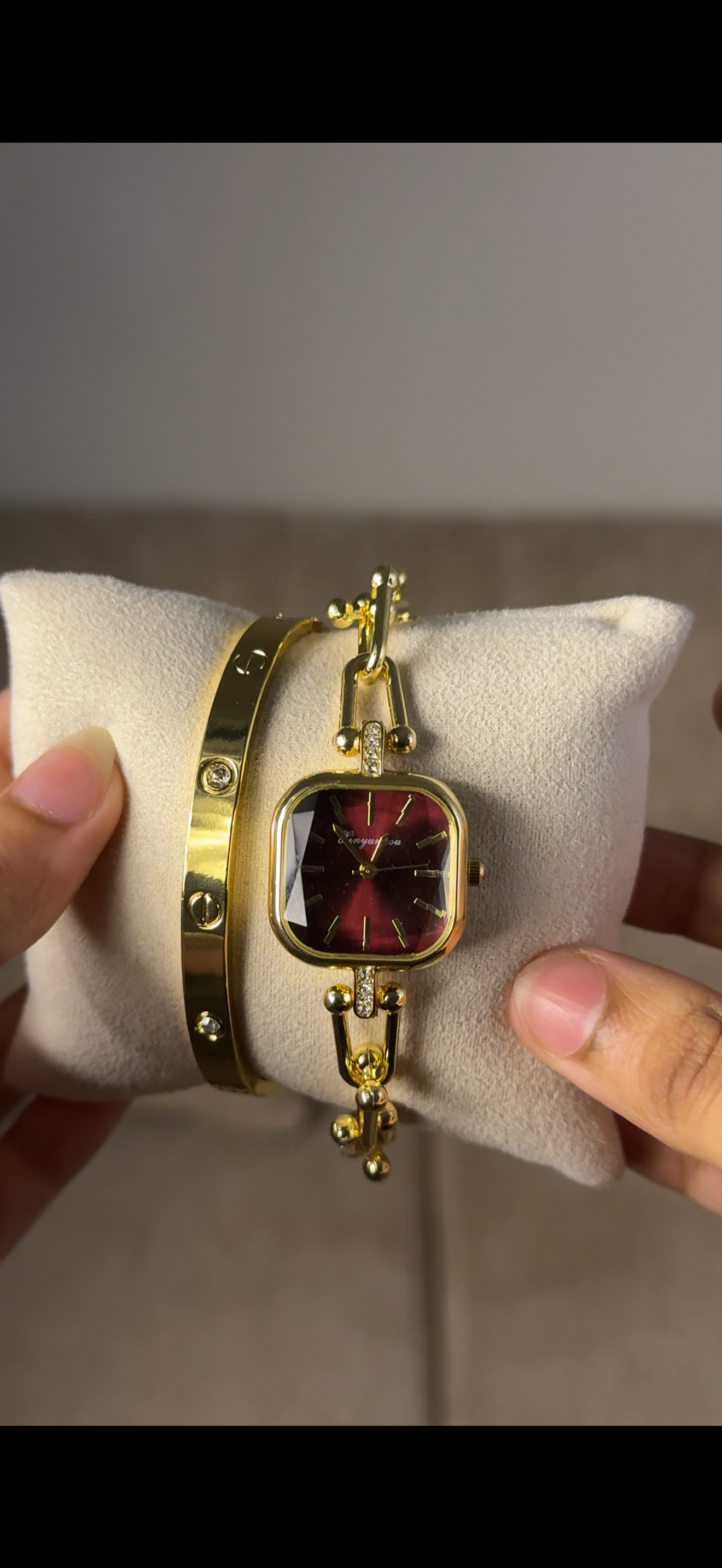Eliyina Sqaure Full Dial Maroon + Clover Bracelet (Free) + Mystery Ring (Free)