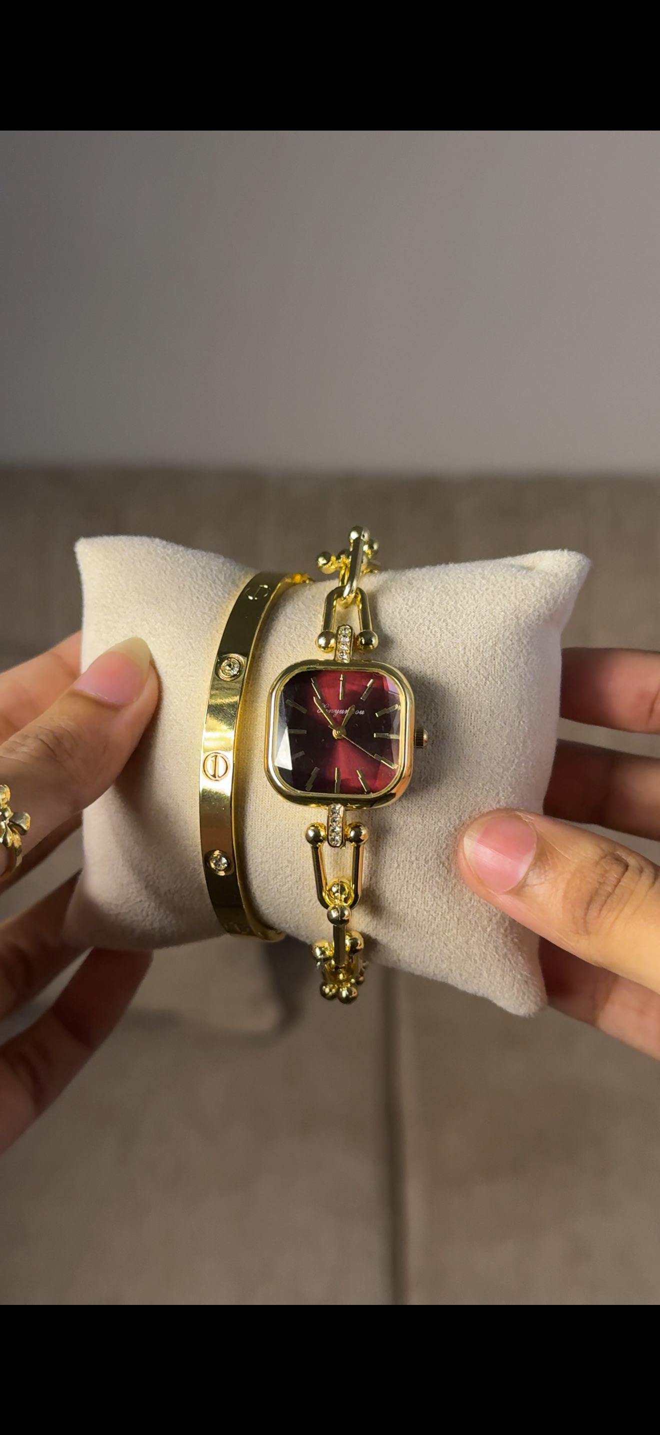 Eliyina Sqaure Full Dial Maroon + Clover Bracelet (Free) + Mystery Ring (Free)