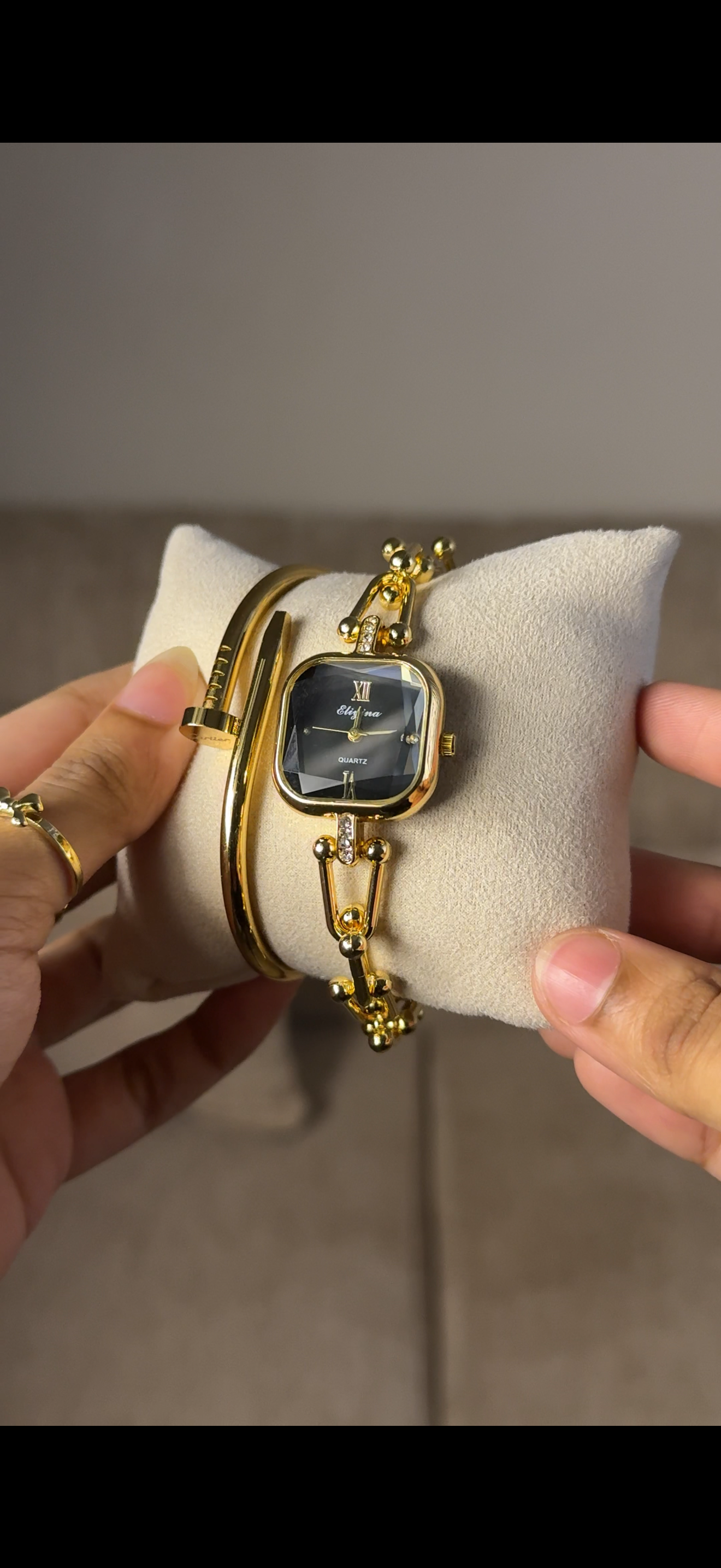 Eliyina Sqaure Half Black + Clover Bracelet (Free) + Mystery Ring (Free)