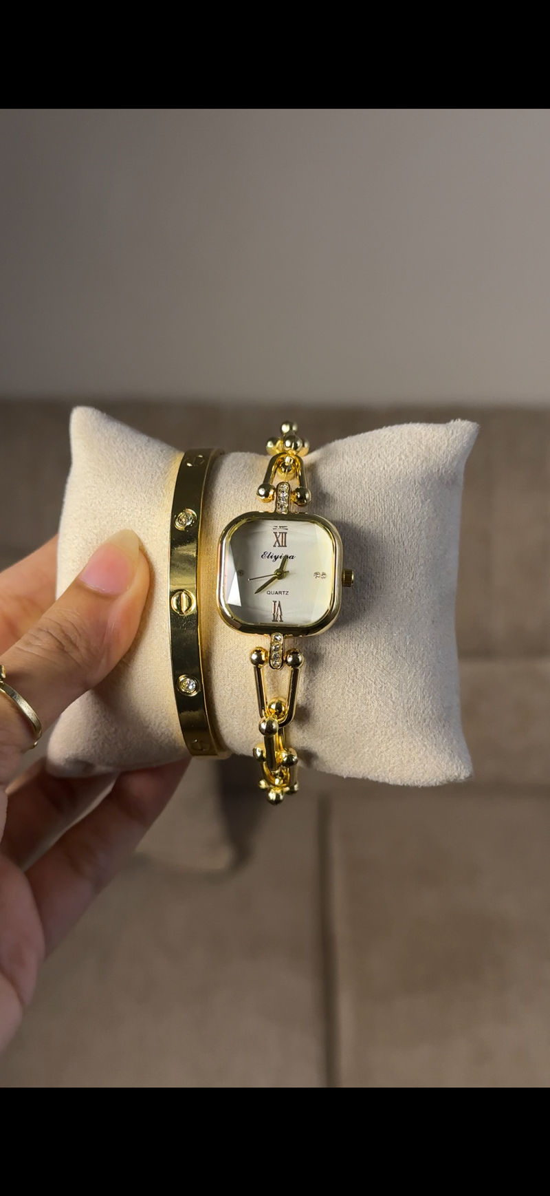 Eliyina Sqaure Half White + Clover Bracelet (Free) + Mystery Ring (Free)