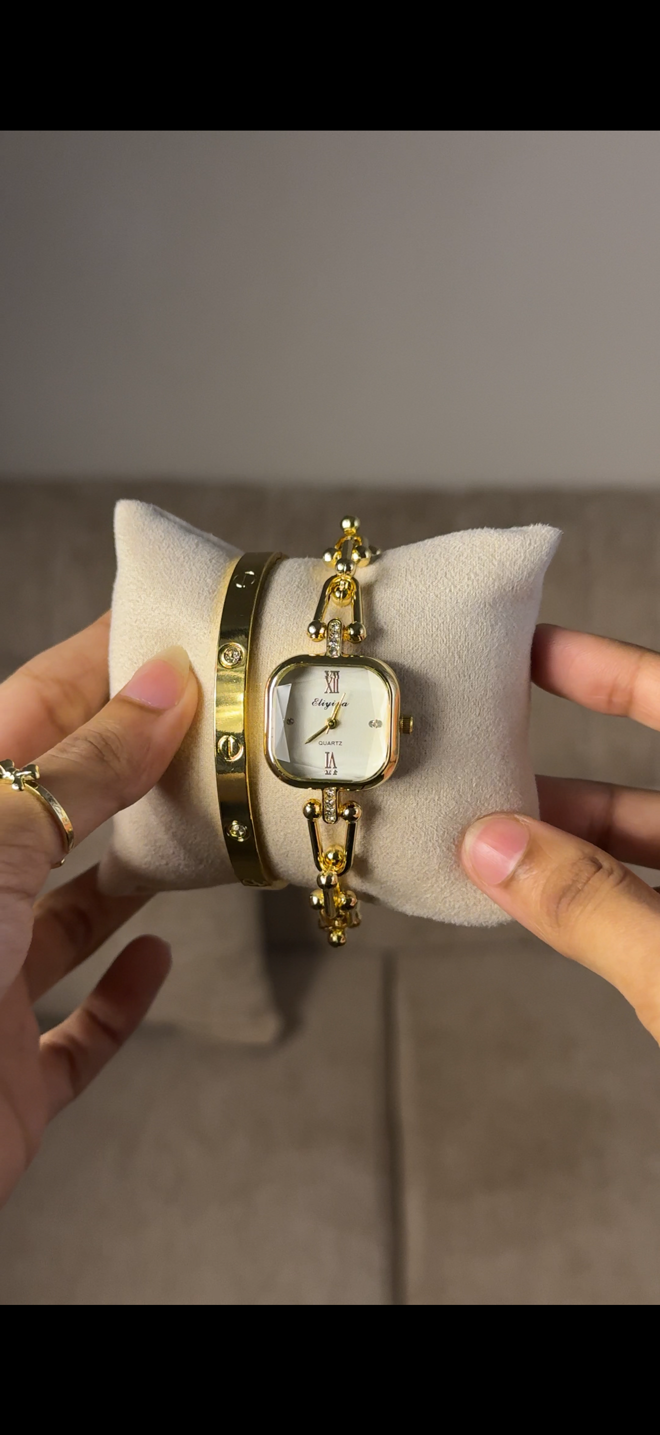 Eliyina Sqaure Half White + Clover Bracelet (Free) + Mystery Ring (Free)