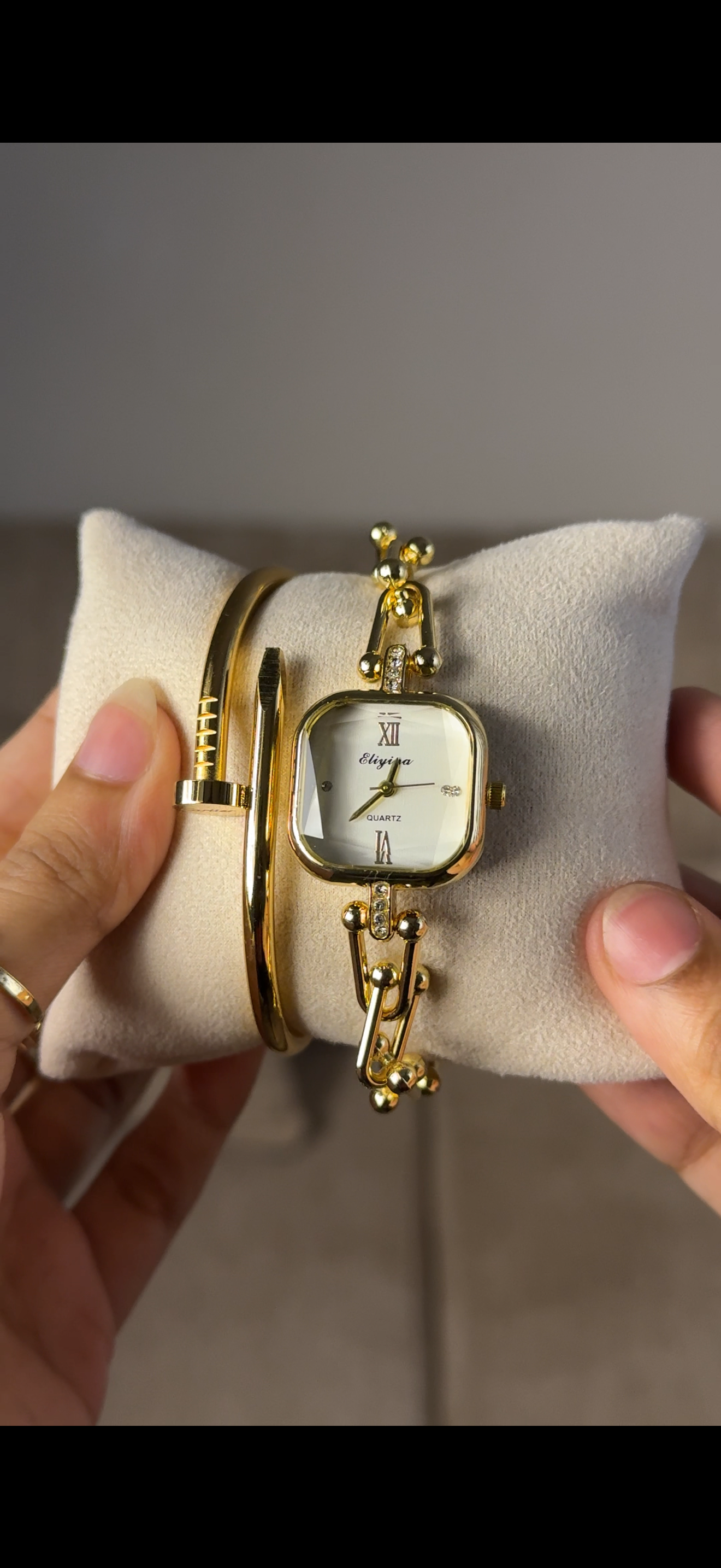 Eliyina Sqaure Half White + Clover Bracelet (Free) + Mystery Ring (Free)