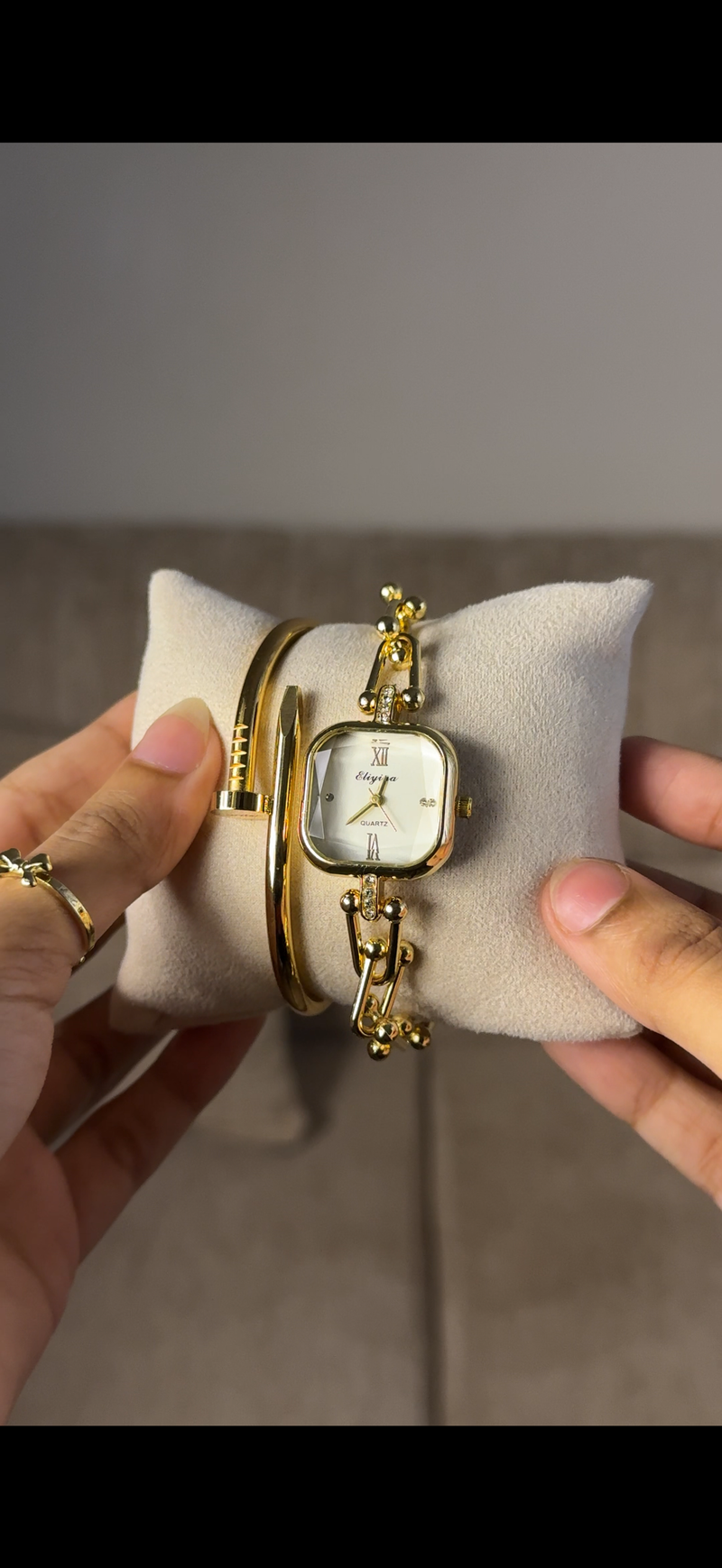 Eliyina Sqaure Half White + Clover Bracelet (Free) + Mystery Ring (Free)