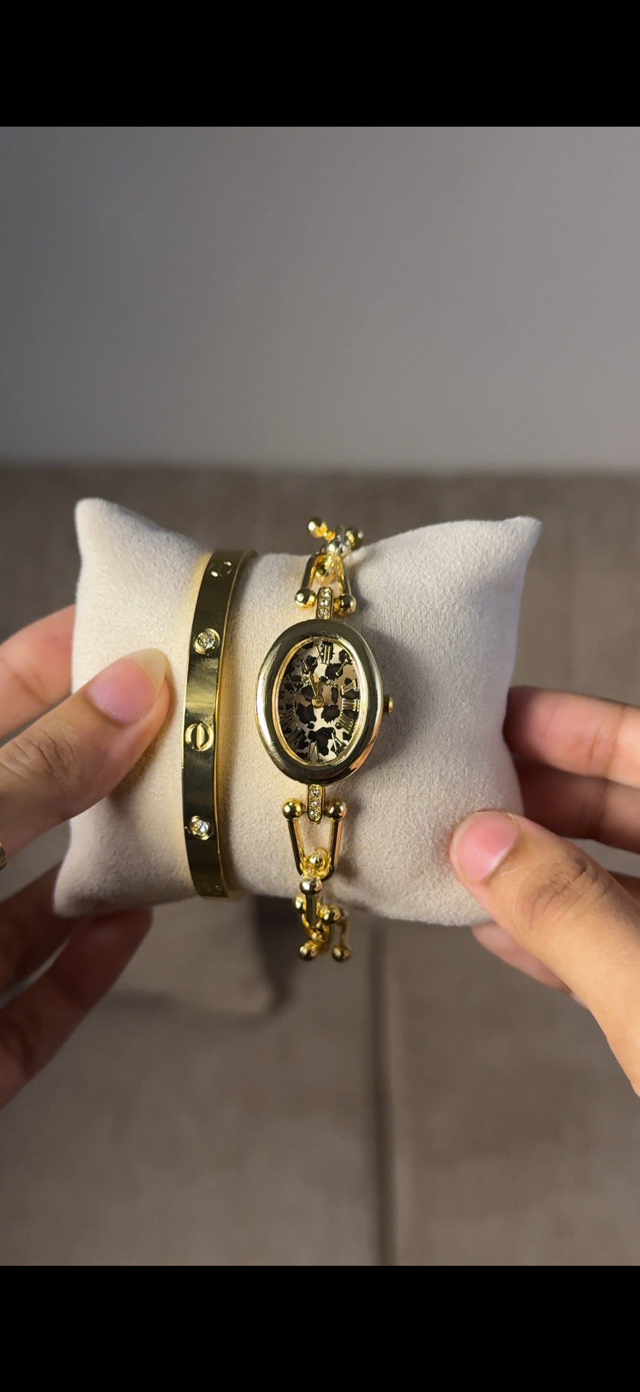 Eliyina Tiger Oval + Cartier Love Bracelet (Free)
