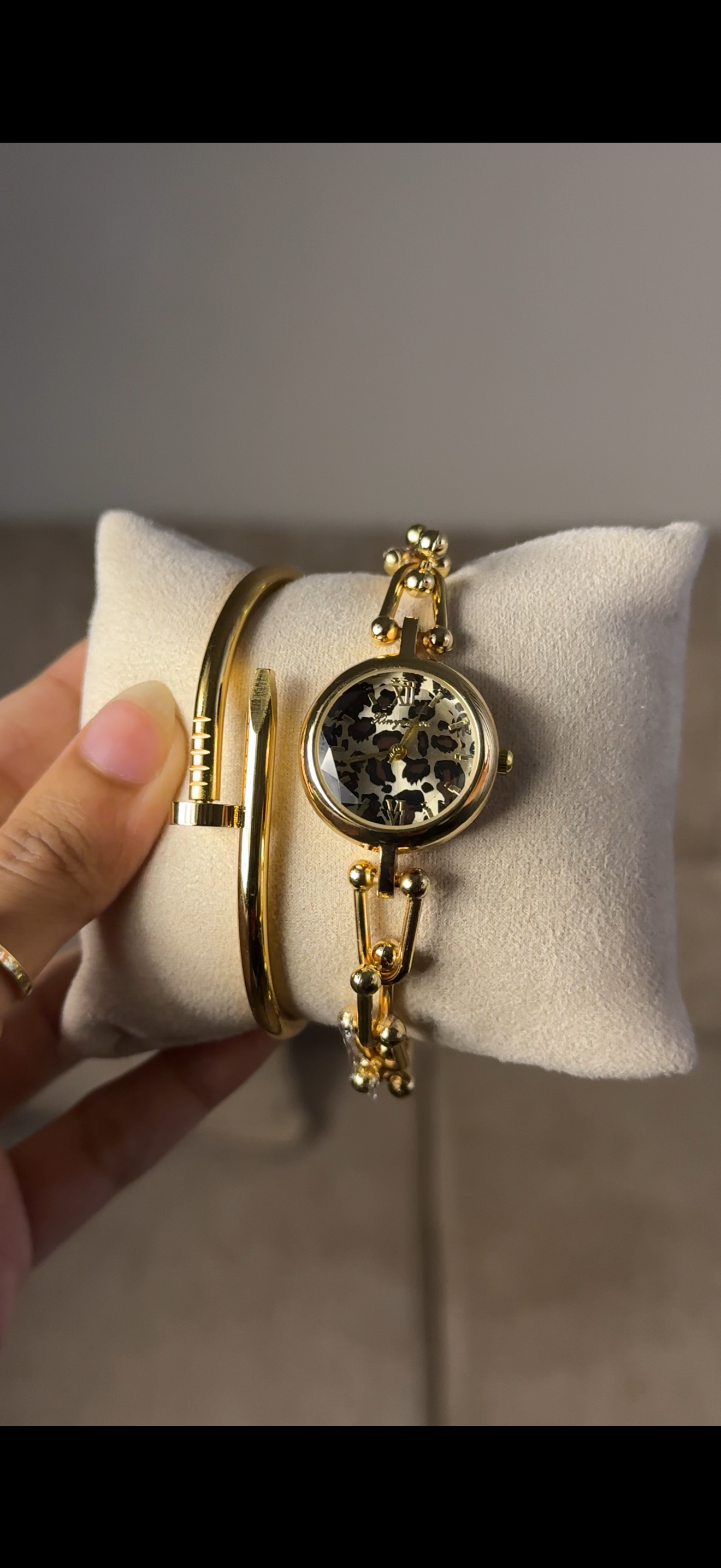 Eliyina Circle Tiger + Clover Bracelet (Free) + Mystery Ring (Free)