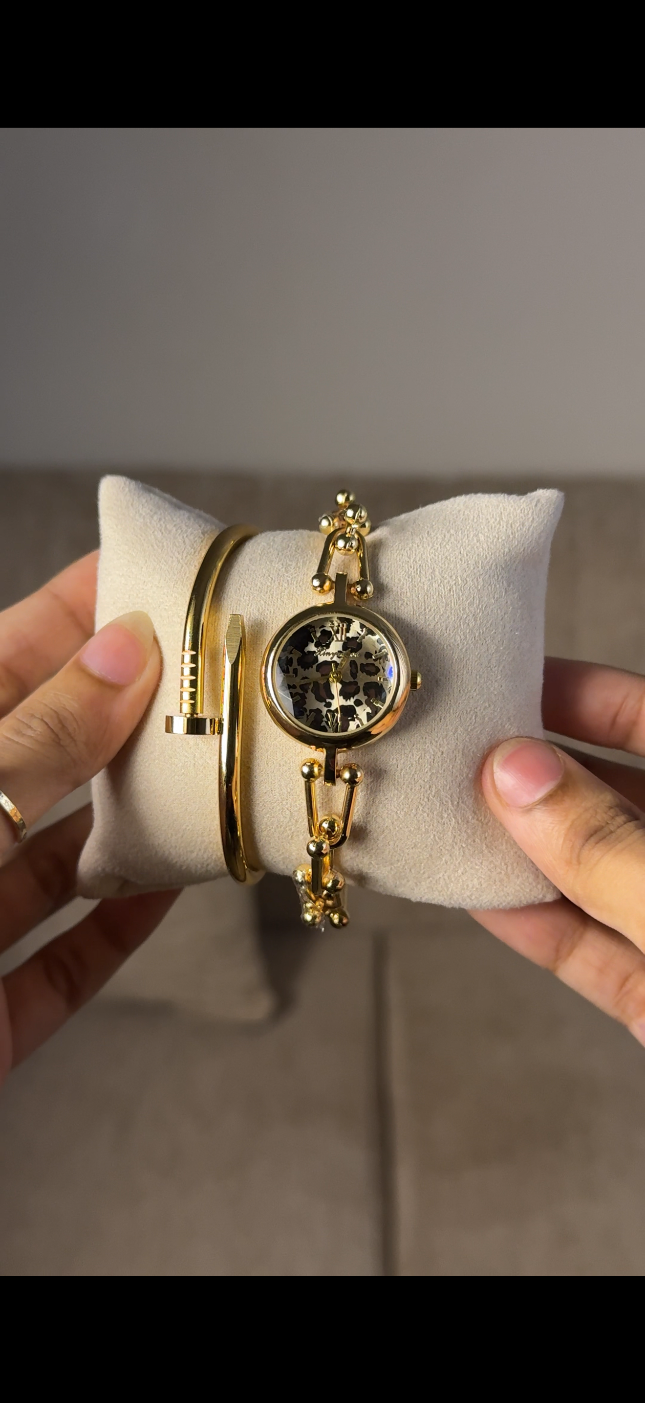Eliyina Circle Tiger + Clover Bracelet (Free) + Mystery Ring (Free)