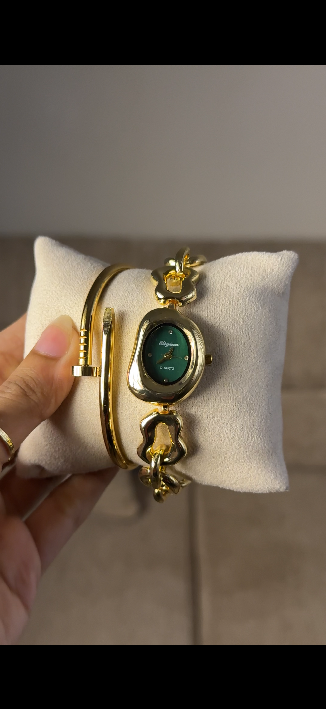 Eliyina Bean Emerald + Clover Bracelet (Free) + Mystery Ring (Free)
