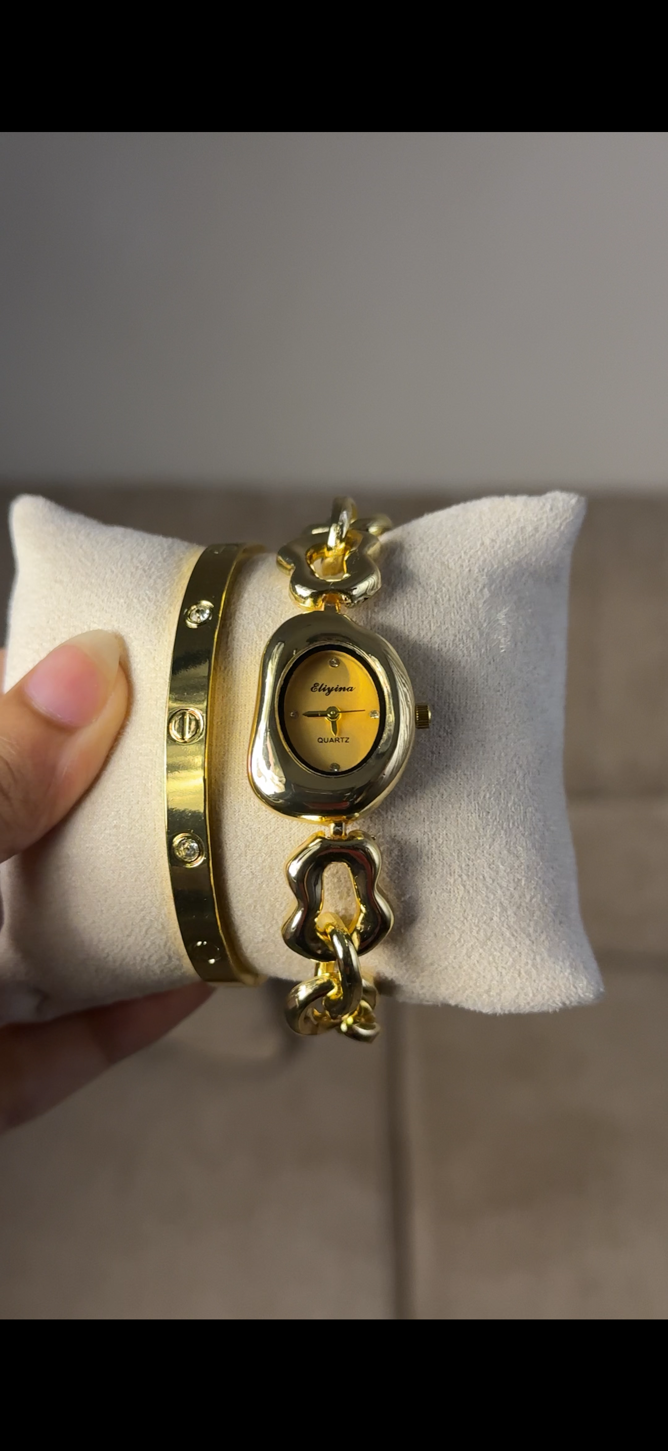 Eliyina Bean Golden + Cartier Love Bracelet (Free)