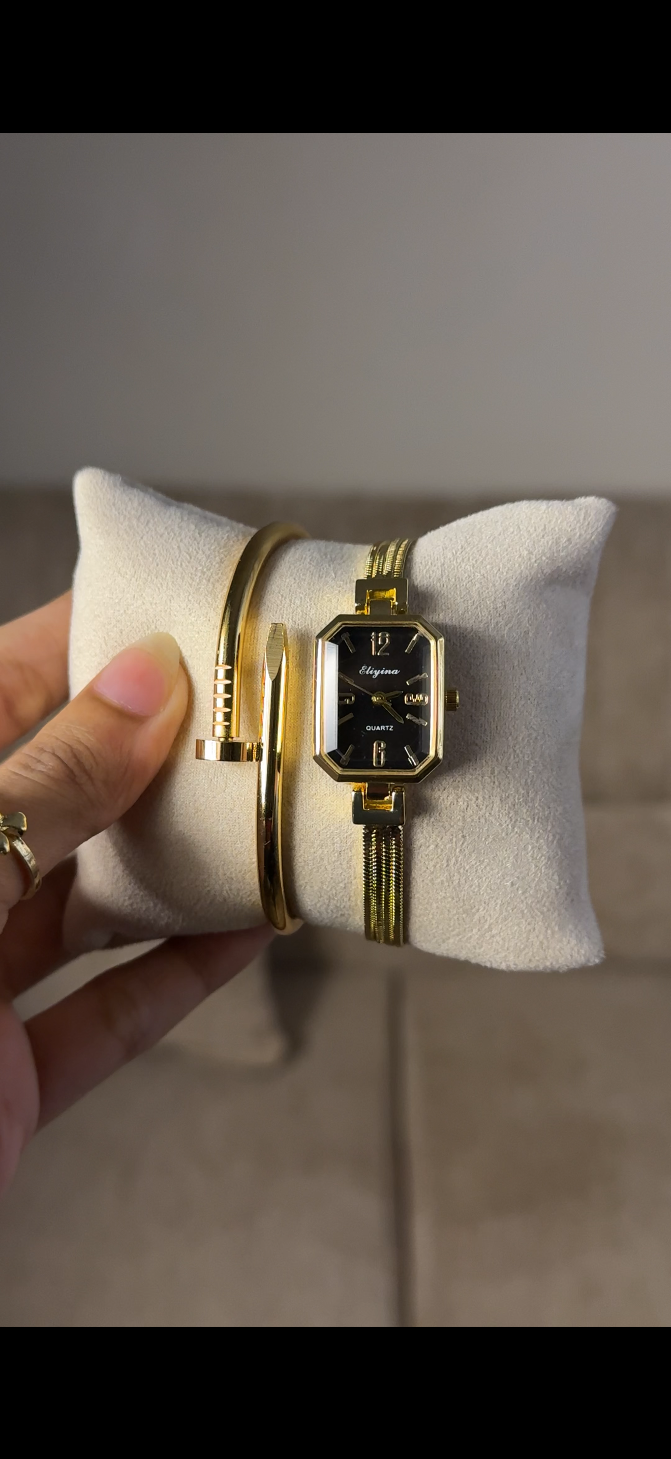 Eliyina Retangular Black + Cartier Love Bracelet (Free)