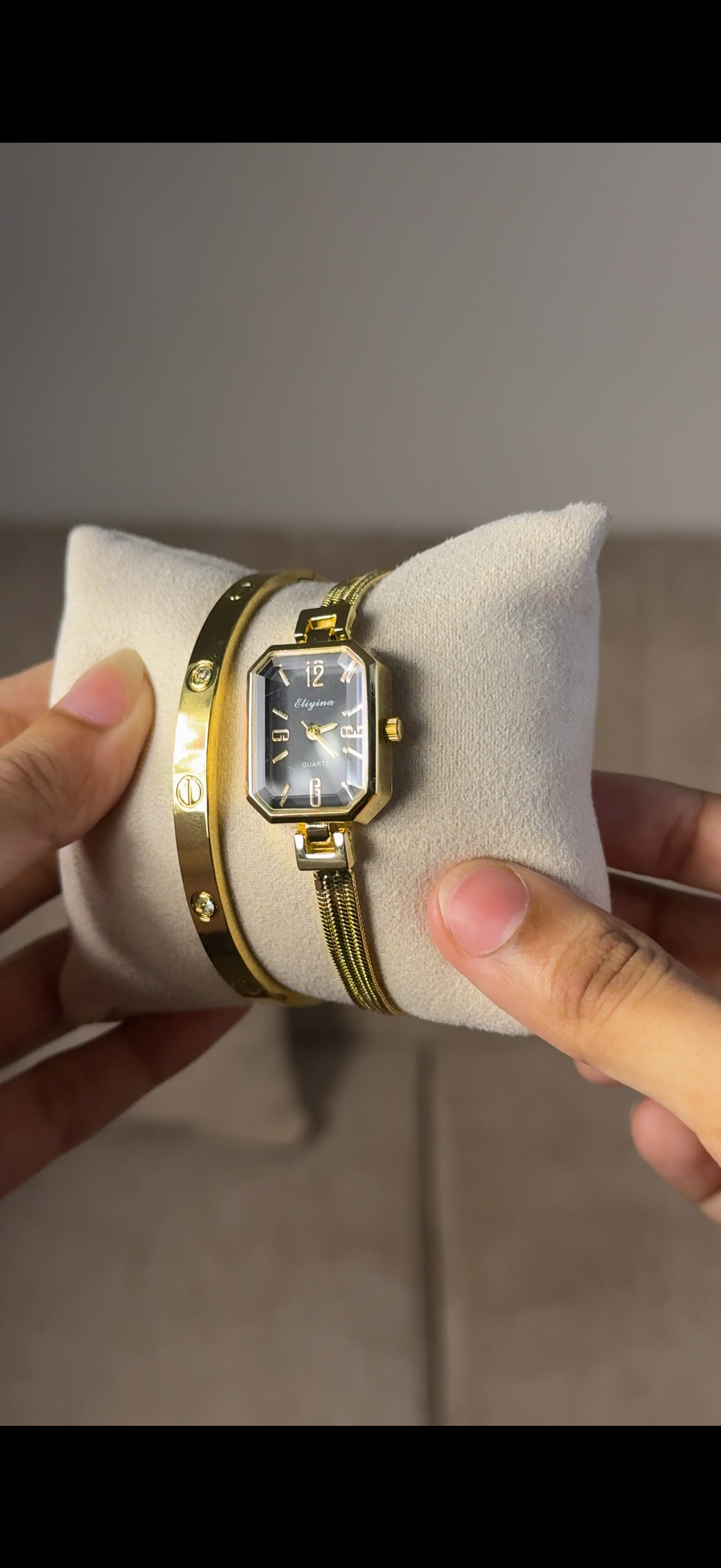 Eliyina Retangular Emrald + Clover Bracelet (Free) + Mystery Ring (Free)