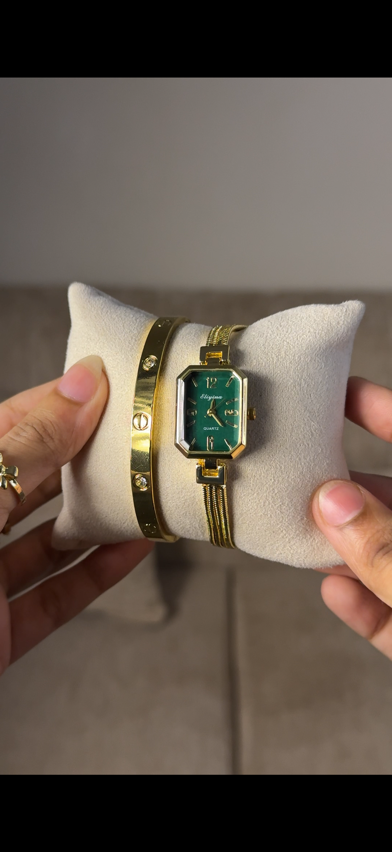 Eliyina Retangular Emrald + Clover Bracelet (Free) + Mystery Ring (Free)
