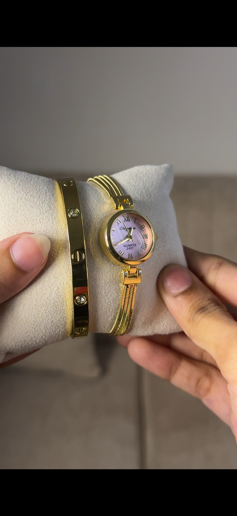 Eliyina Circle White + Clover Bracelet (Free) + Mystery Ring (Free)