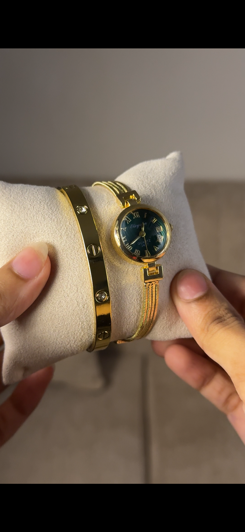 Eliyina Circle Emerald + Cartier Love Bracelet (Free)