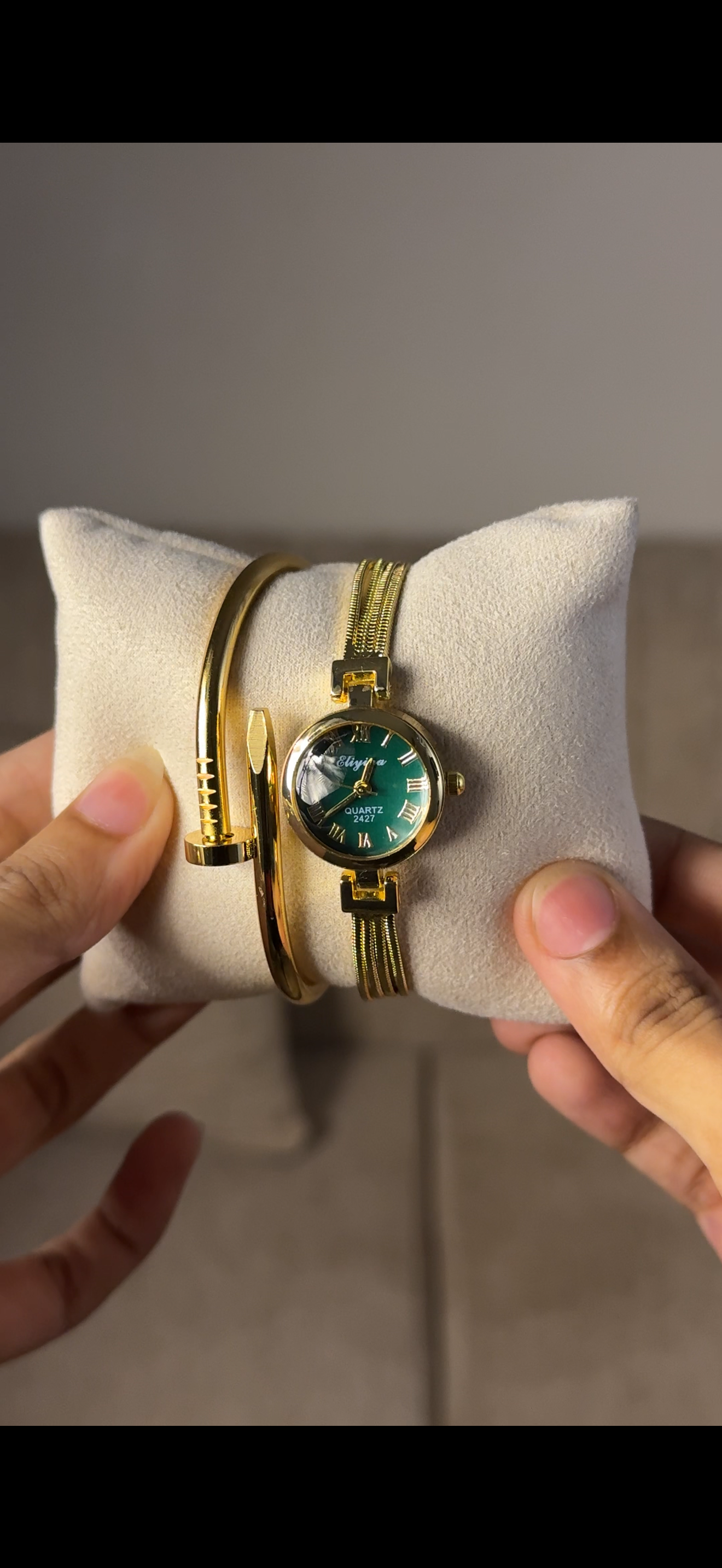 Eliyina Circle Emerald + Cartier Love Bracelet (Free)